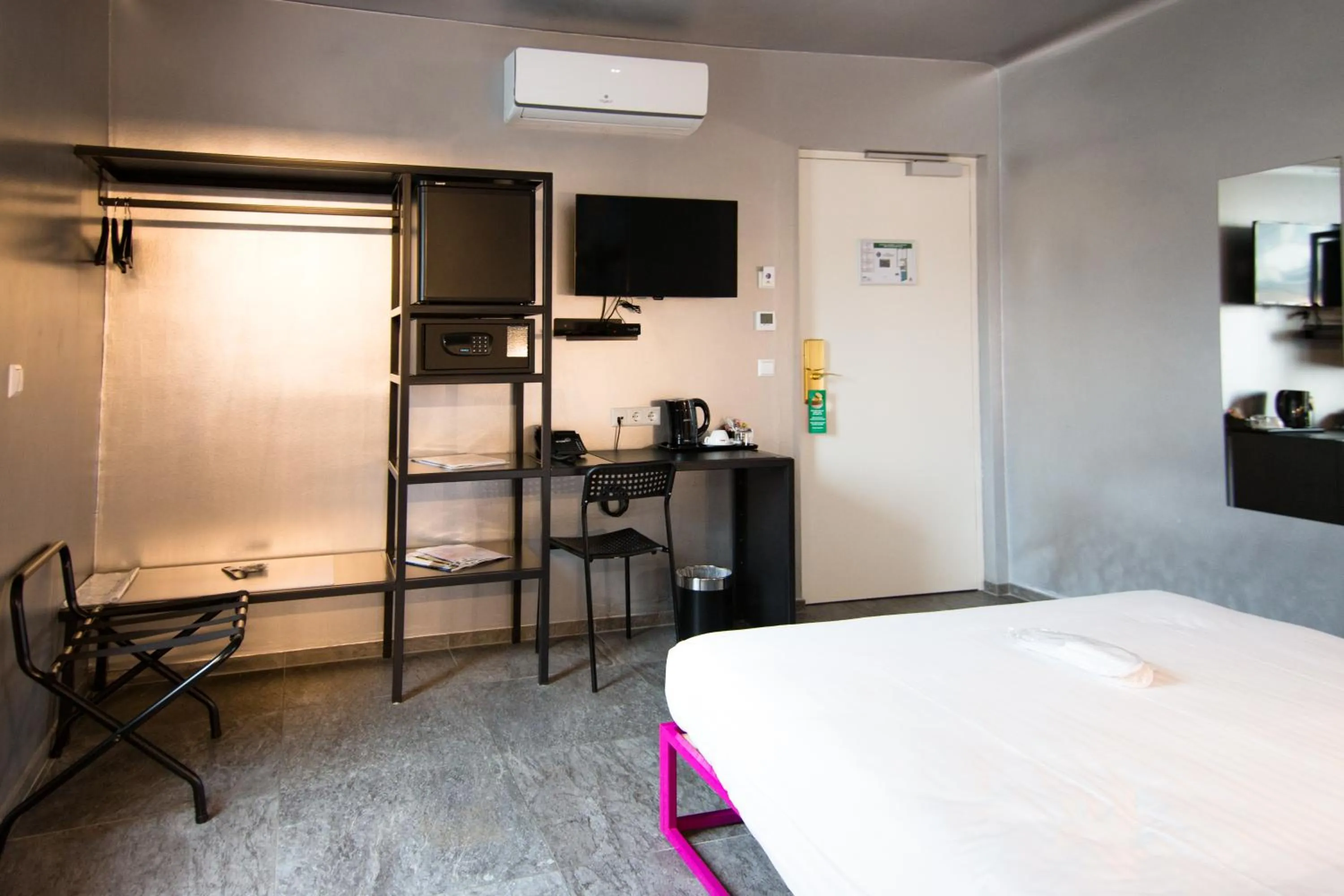 Coffee/tea facilities, Bed in JJ32