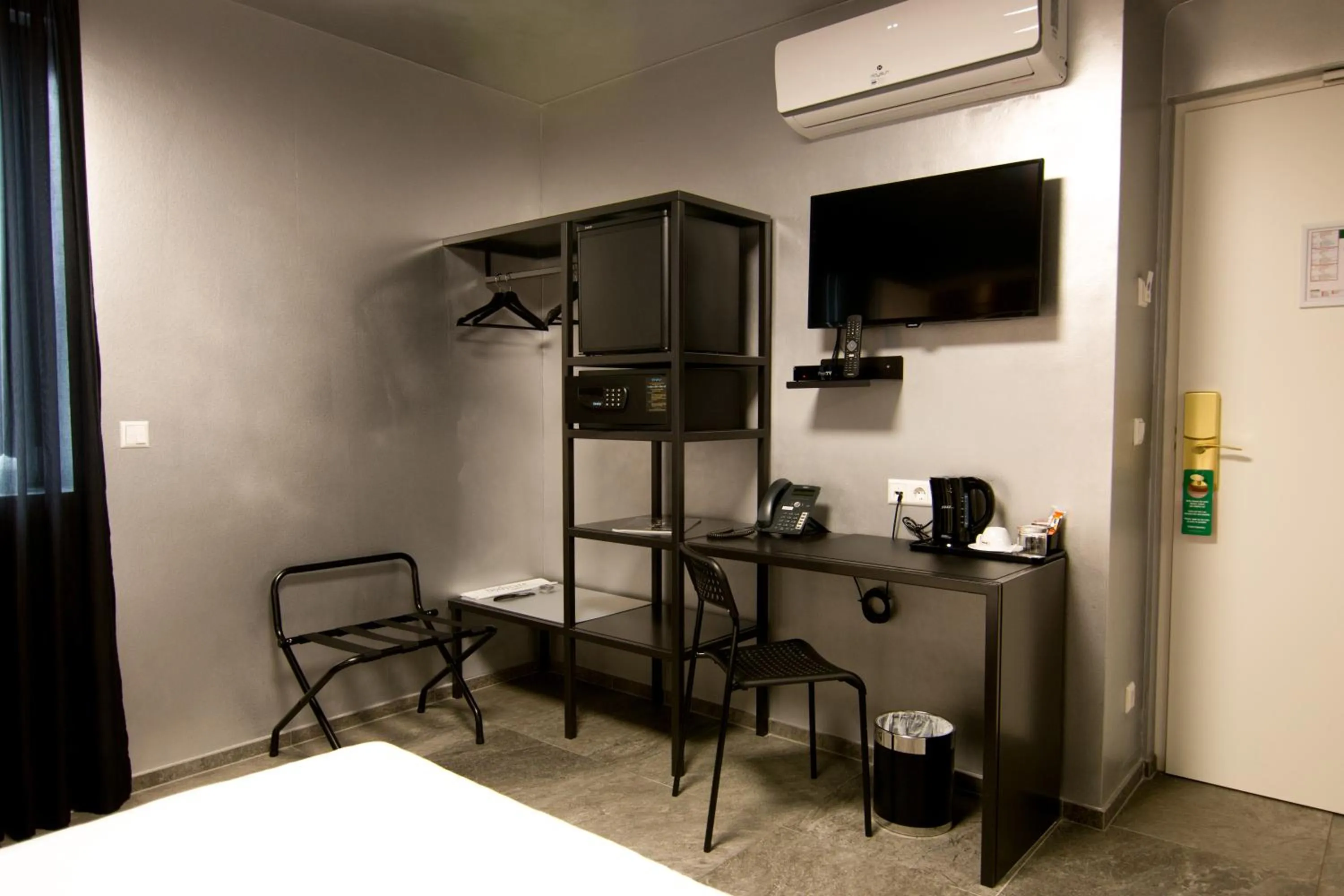 Coffee/tea facilities, Bed in JJ32