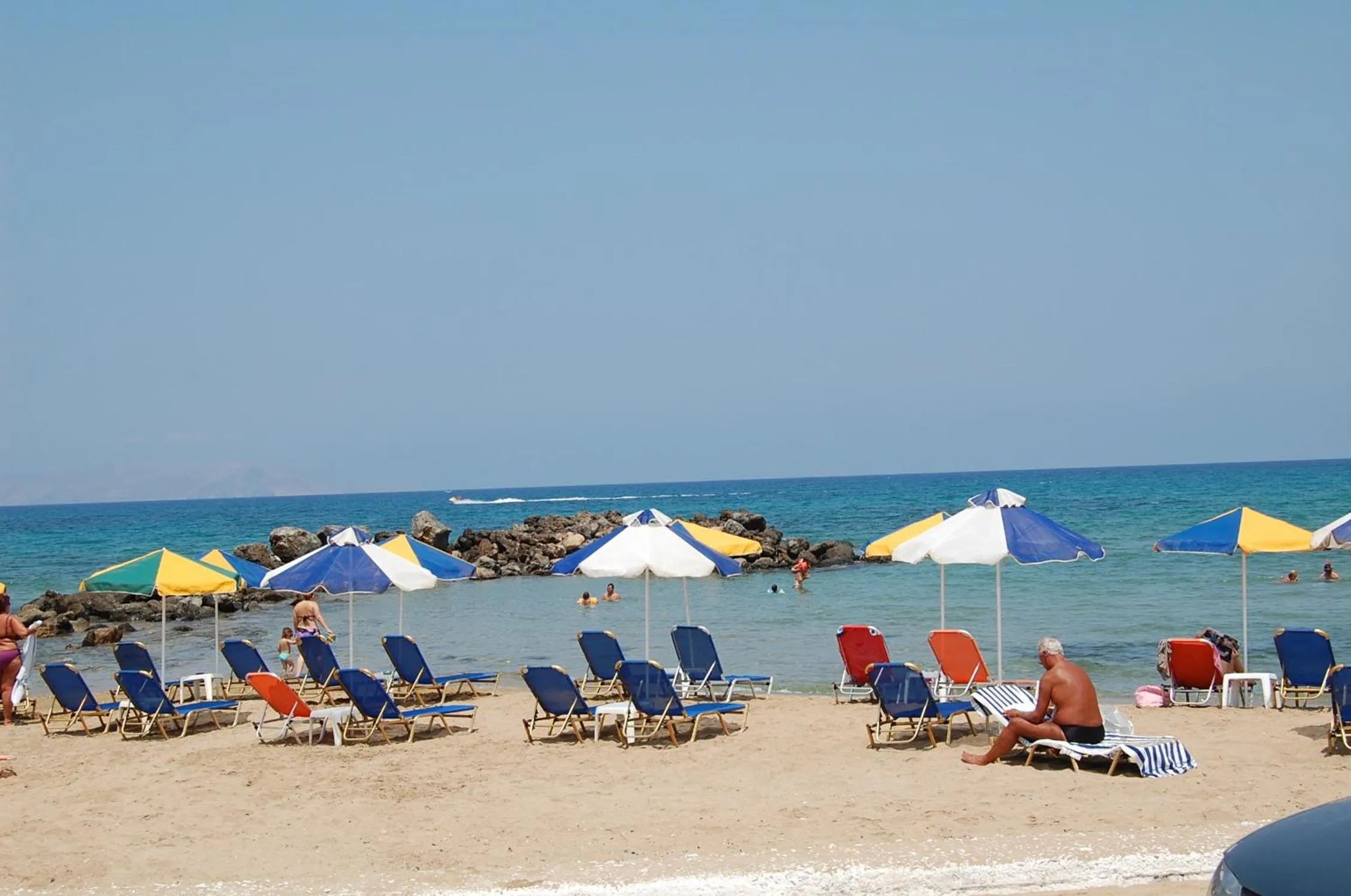 Beach in Haris Apartments