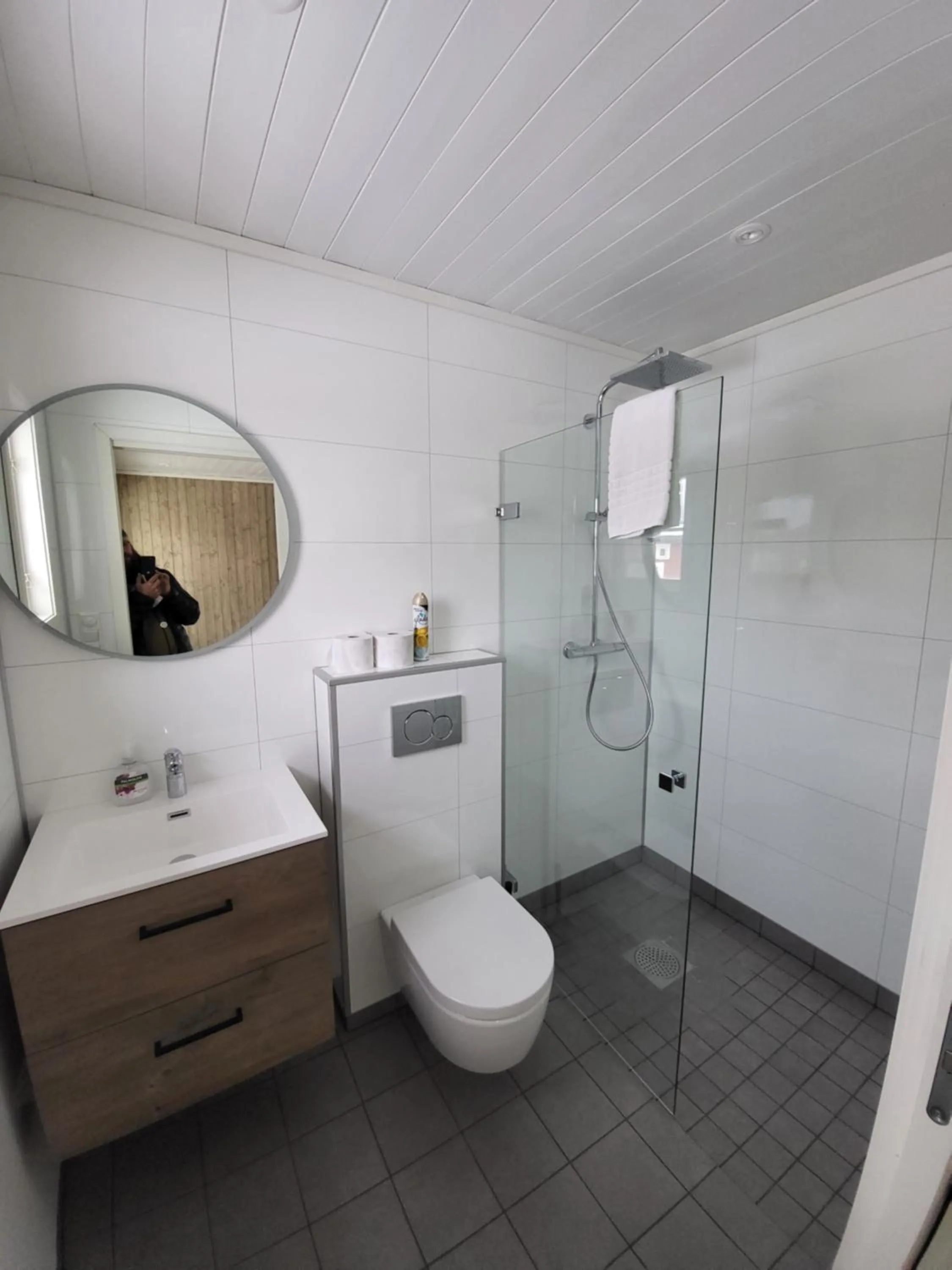 Bathroom in Å Rorbuer - by Classic Norway Hotels