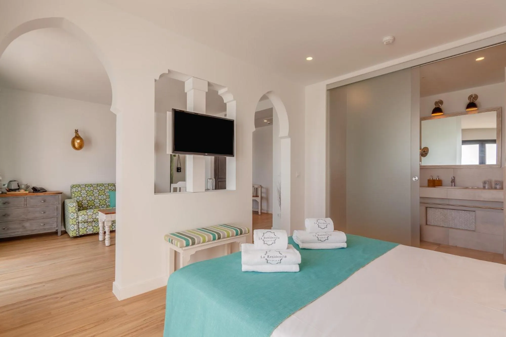 Bathroom, Bed in La Residencia Puerto Hotel & Spa