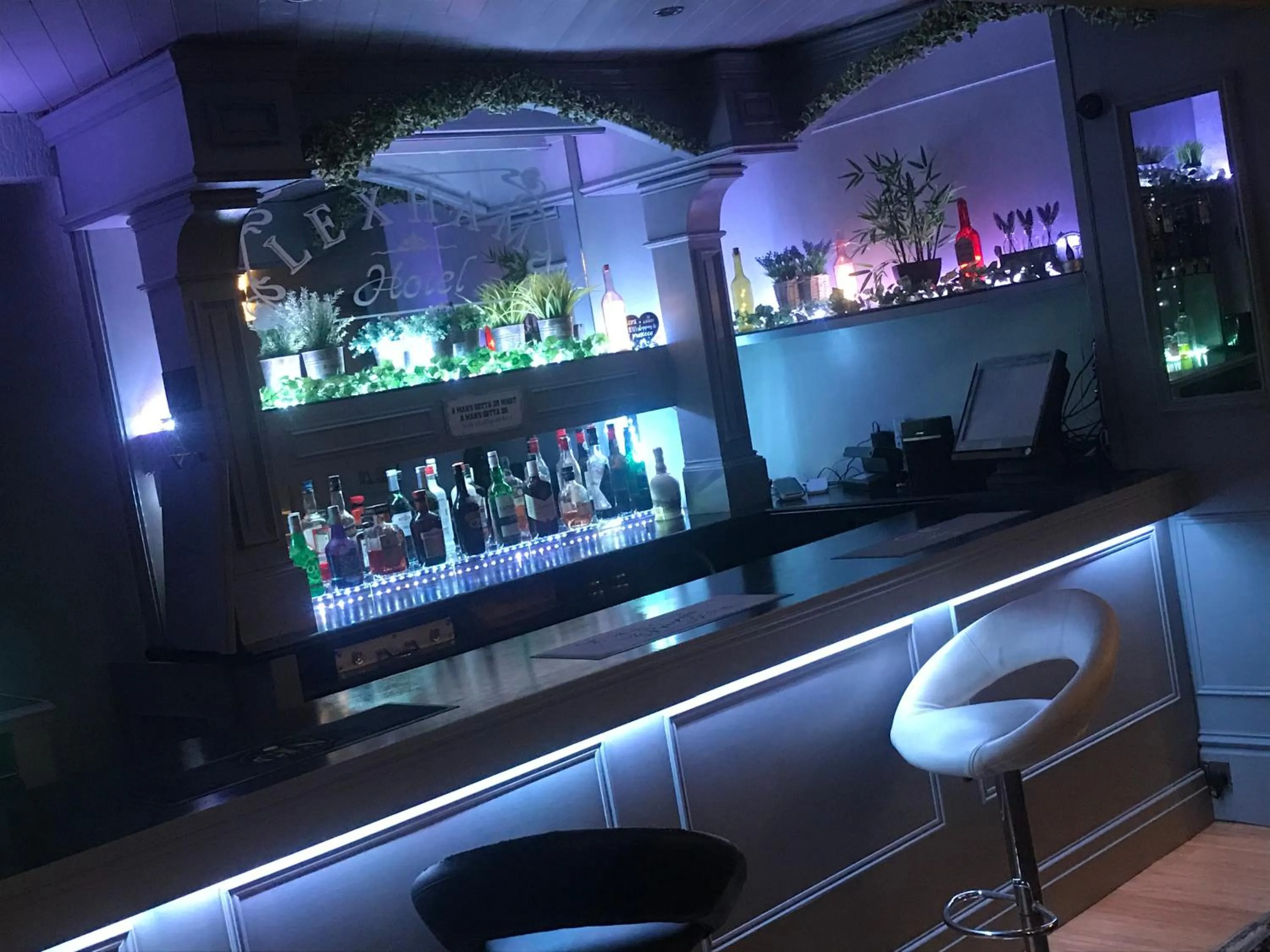 Drinks in Lexham Hotel