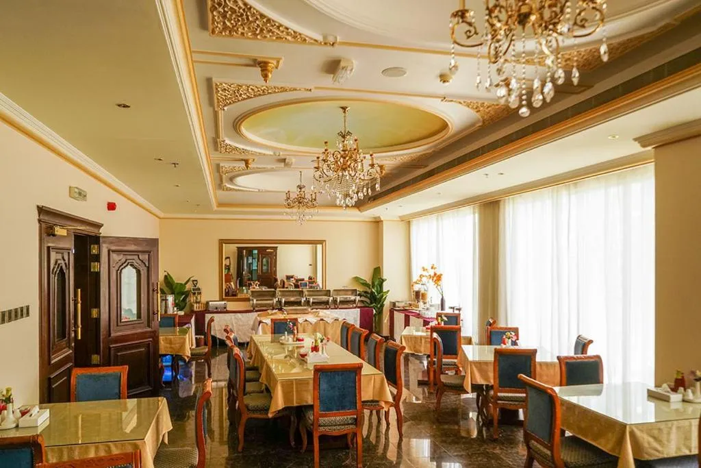 Restaurant/places to eat in La Rosa Hotel Oman
