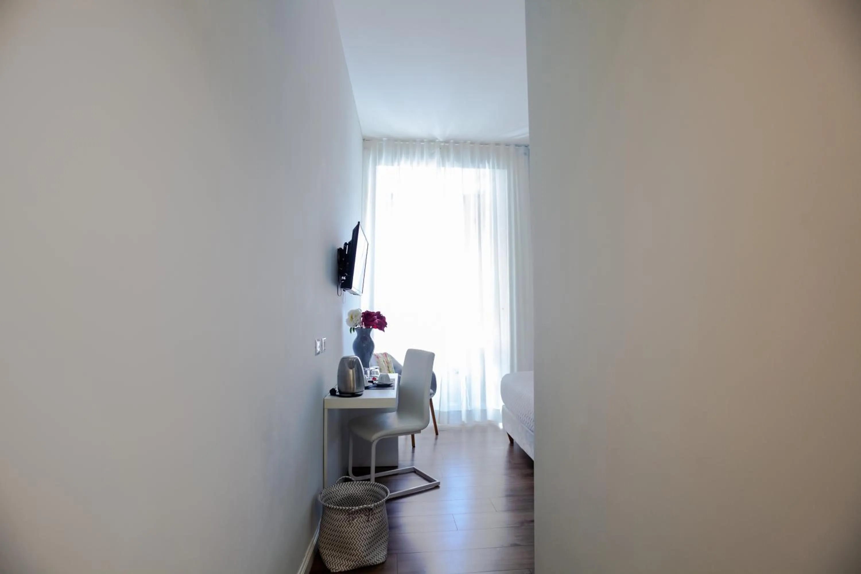 Photo of the whole room in Eighty Four Rooms