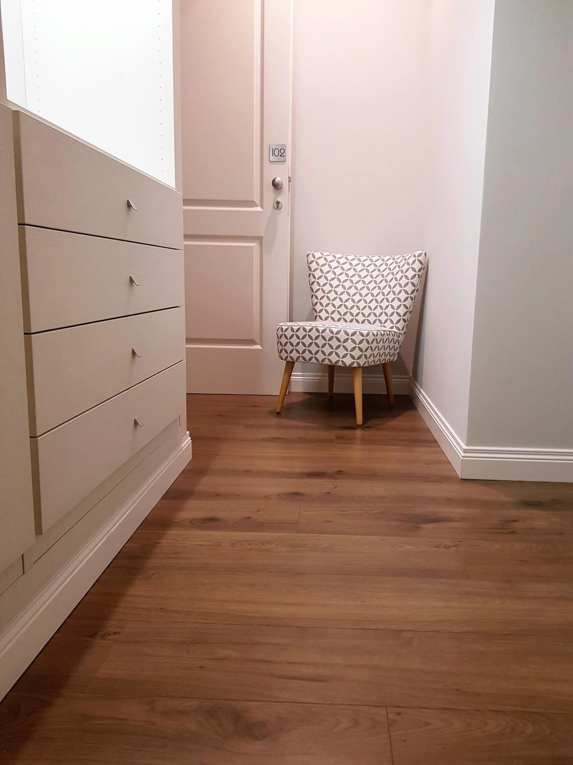 Photo of the whole room in Eighty Four Rooms