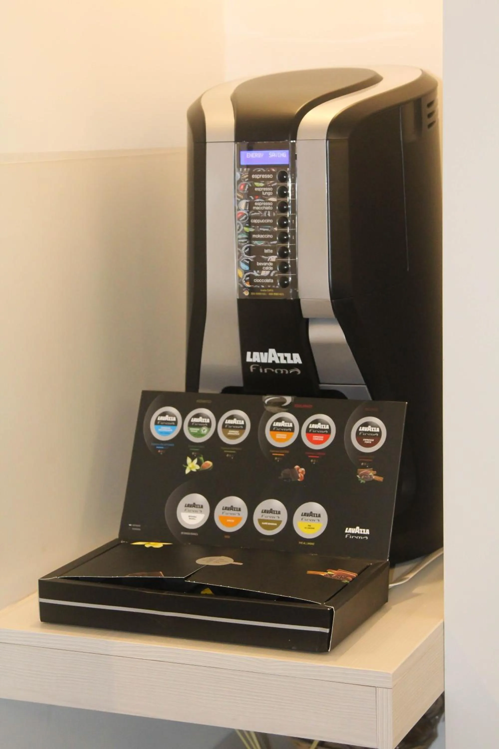 Coffee/tea facilities in Eighty Four Rooms