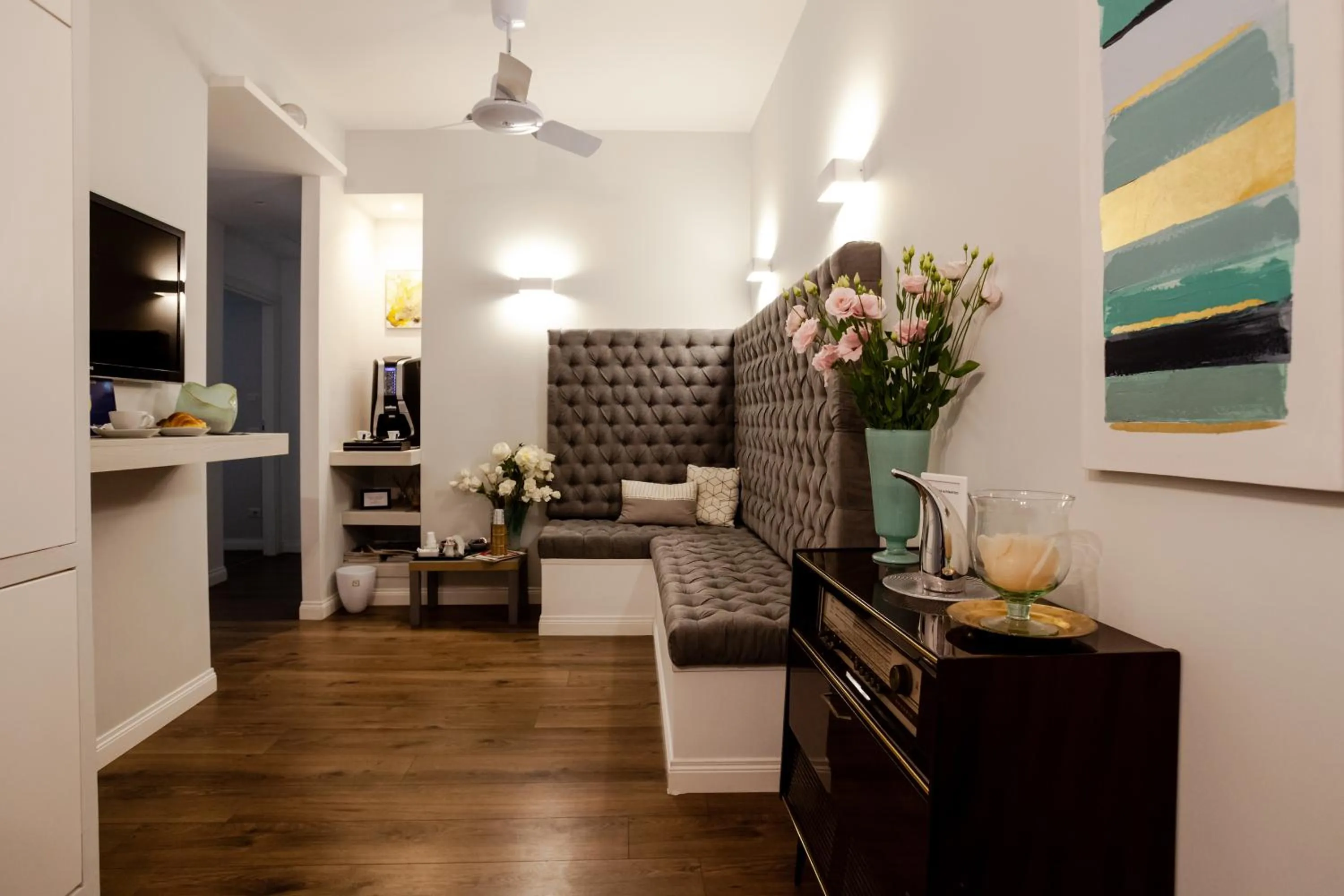 Lobby or reception in Eighty Four Rooms