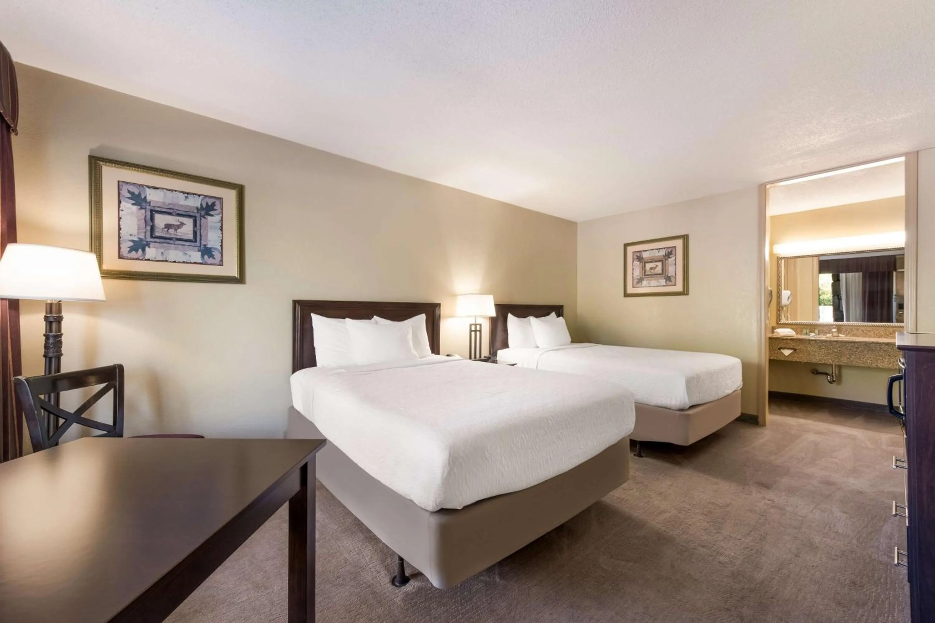 Bedroom, Bed in The Lodge at Banner Elk