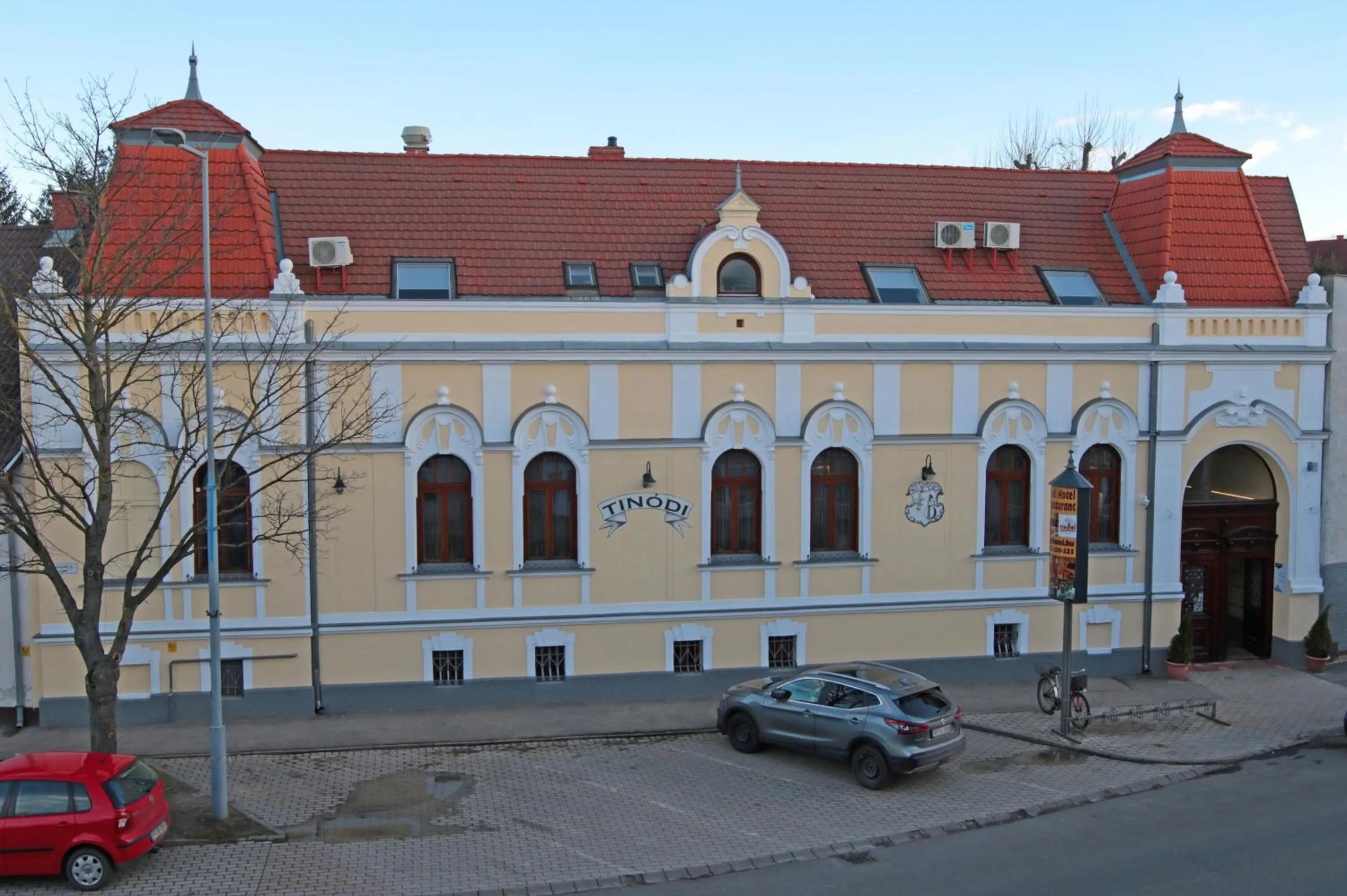 Property building in Tinódi Fogadó