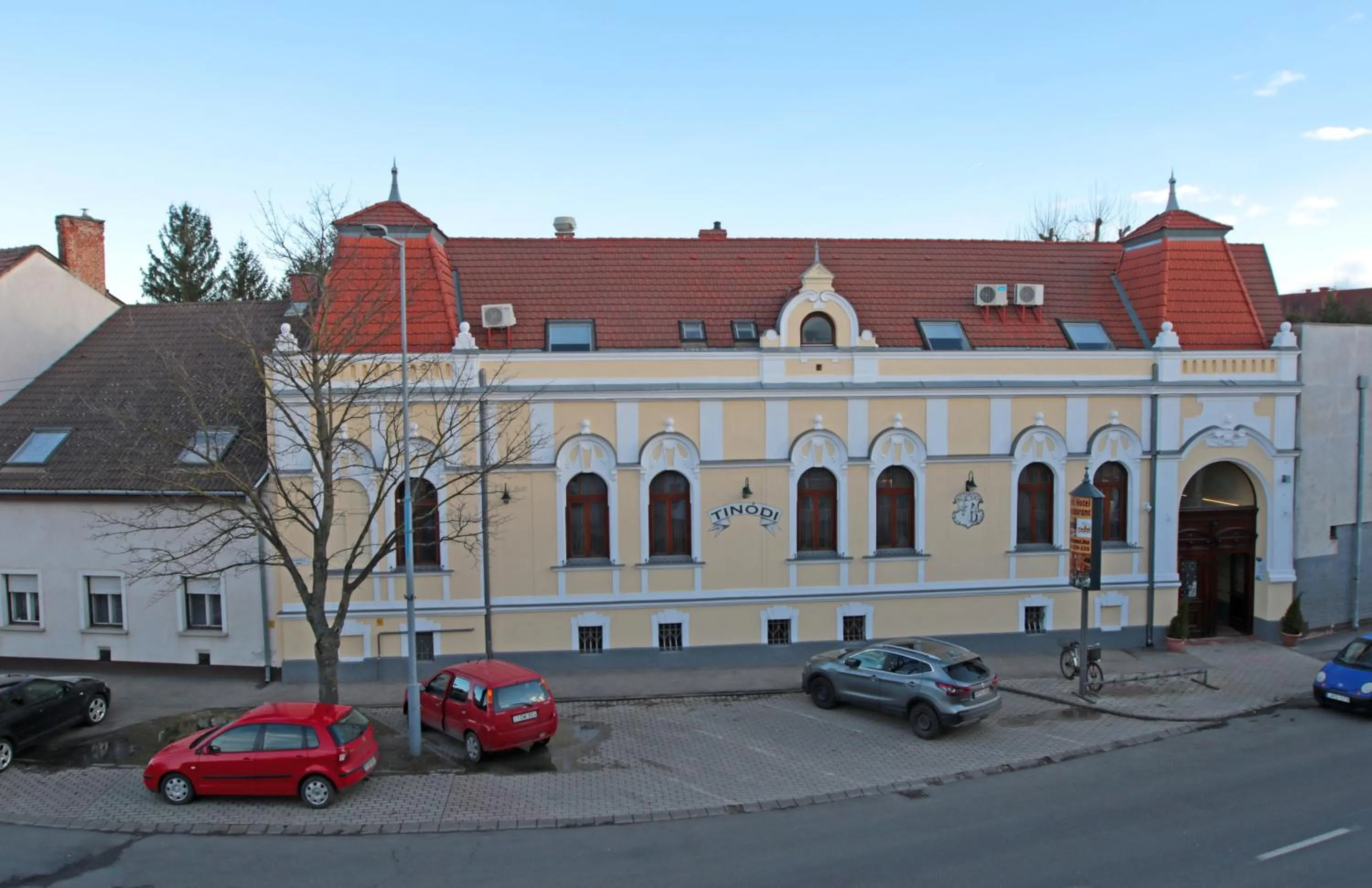 Property building in Tinódi Fogadó