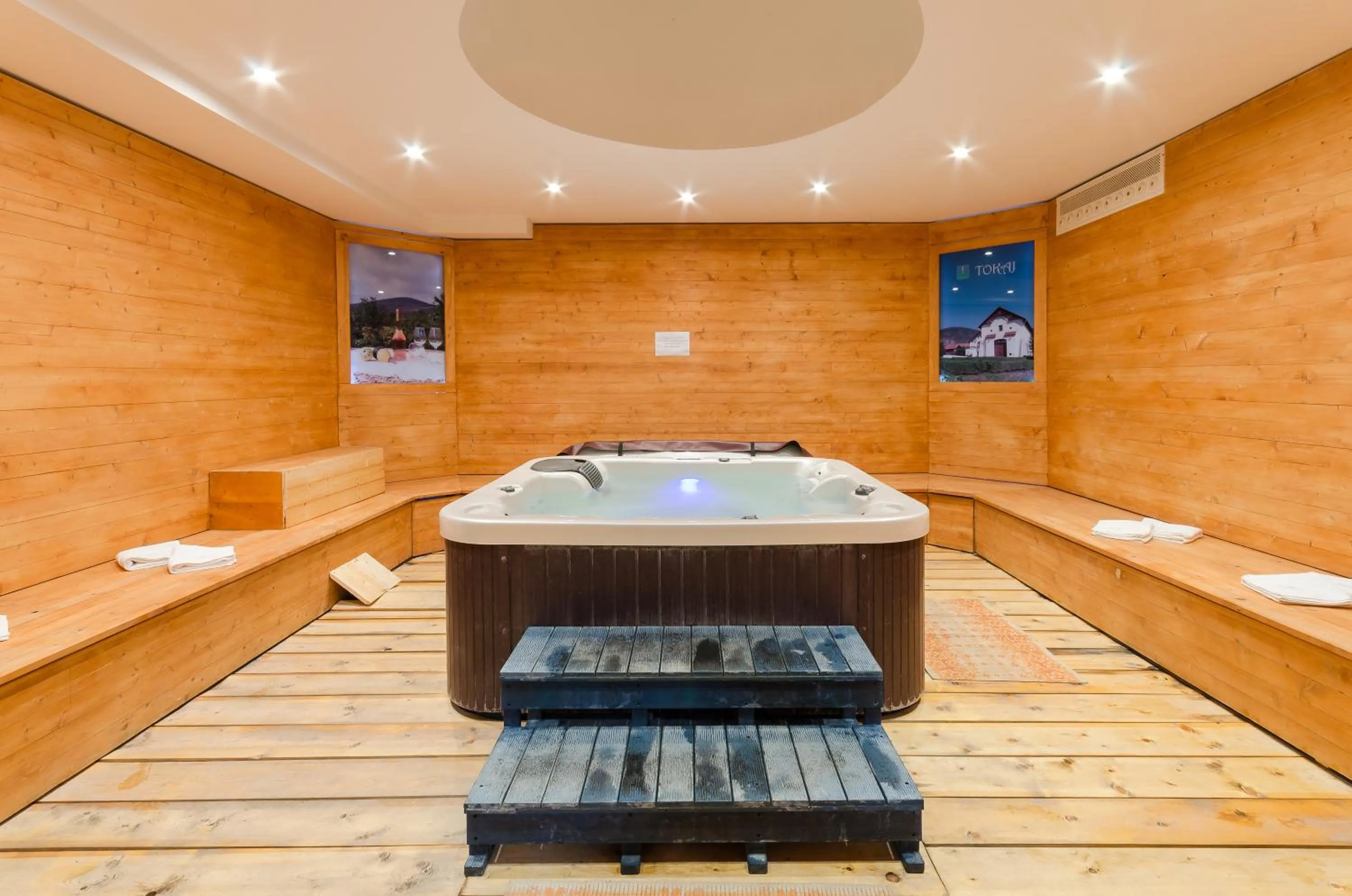 Hot Tub in Hotel Kelep