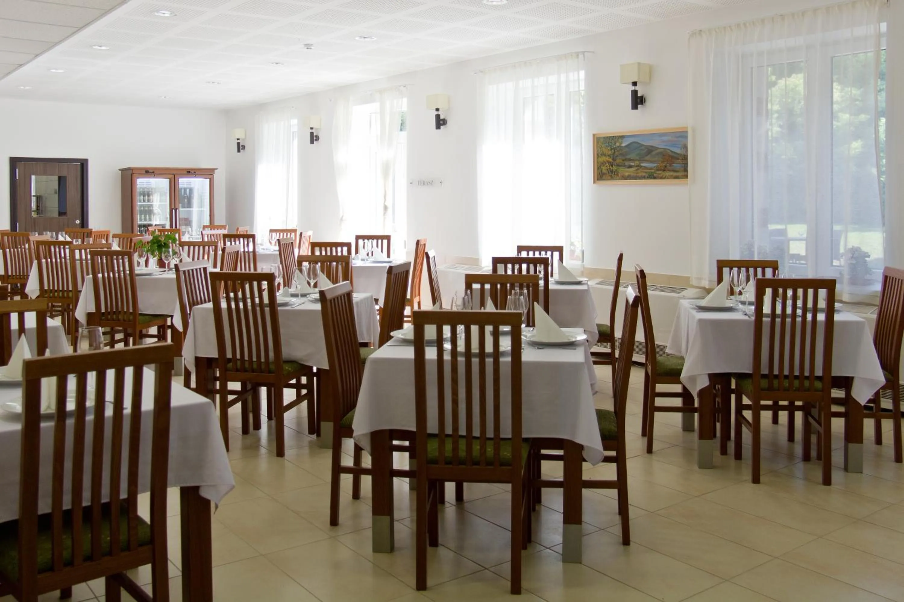 Restaurant/places to eat in Hotel Kelep