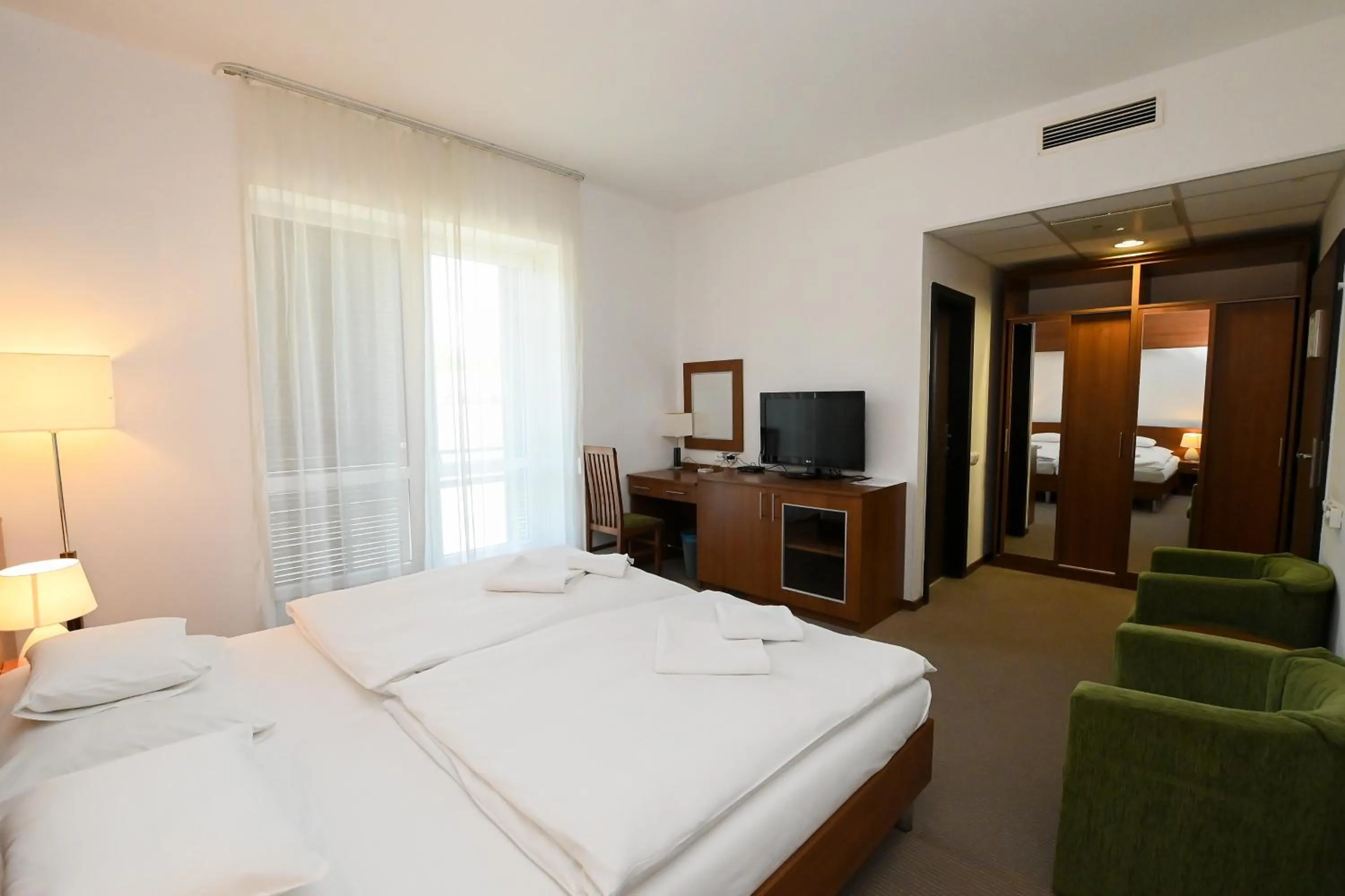 Photo of the whole room in Hotel Kelep