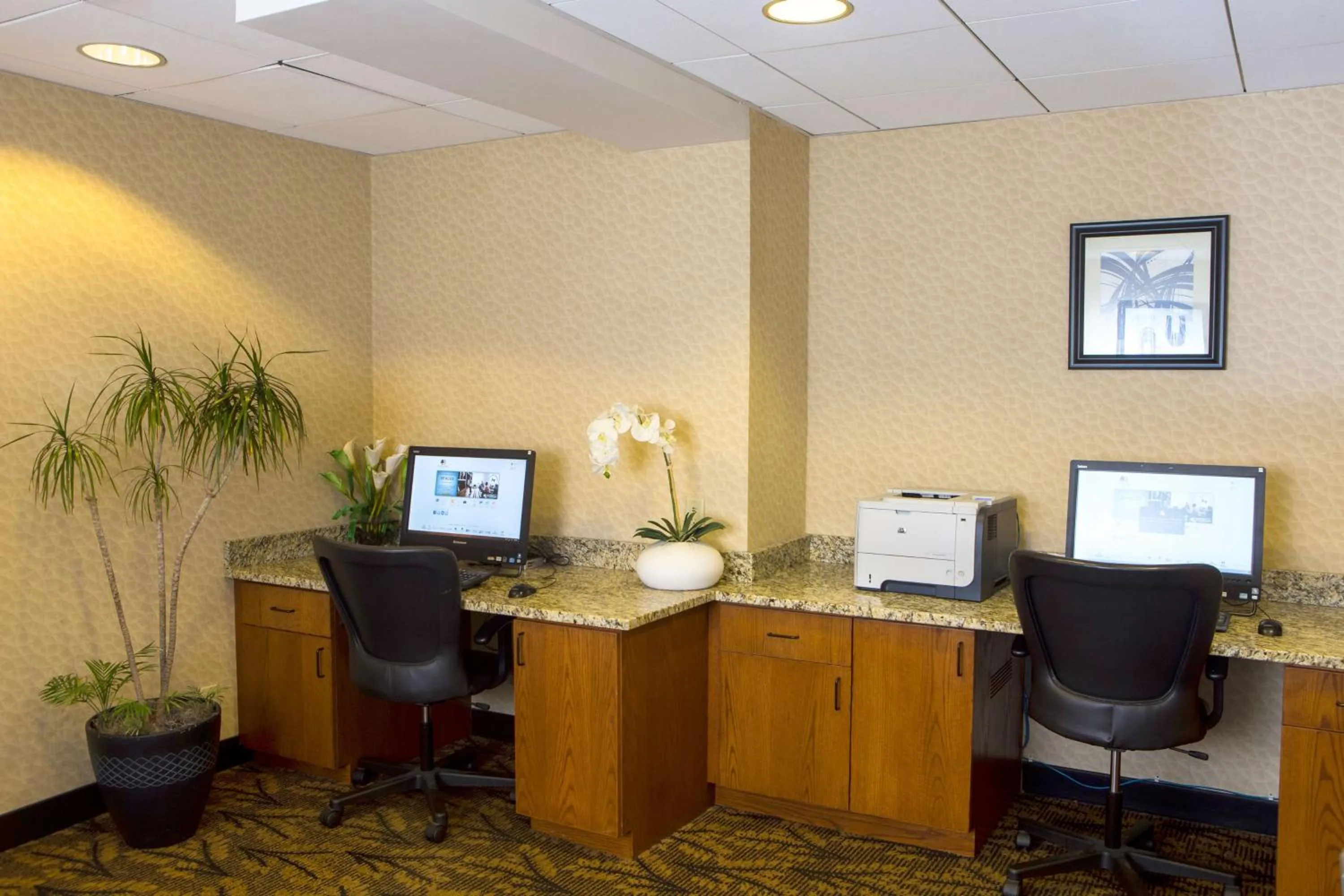 Business facilities in DoubleTree by Hilton Portland, ME