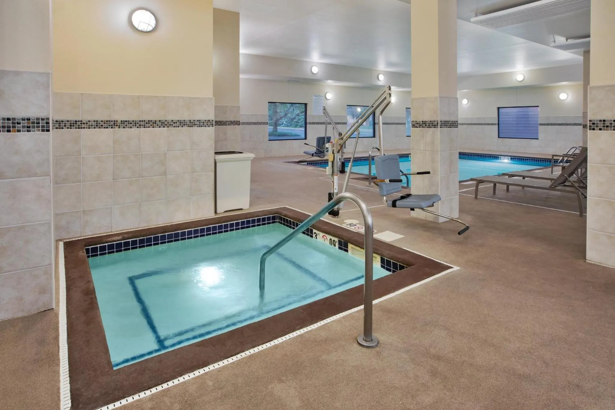 Swimming pool in Holiday Inn Express & Suites Sioux Falls Southwest by IHG
