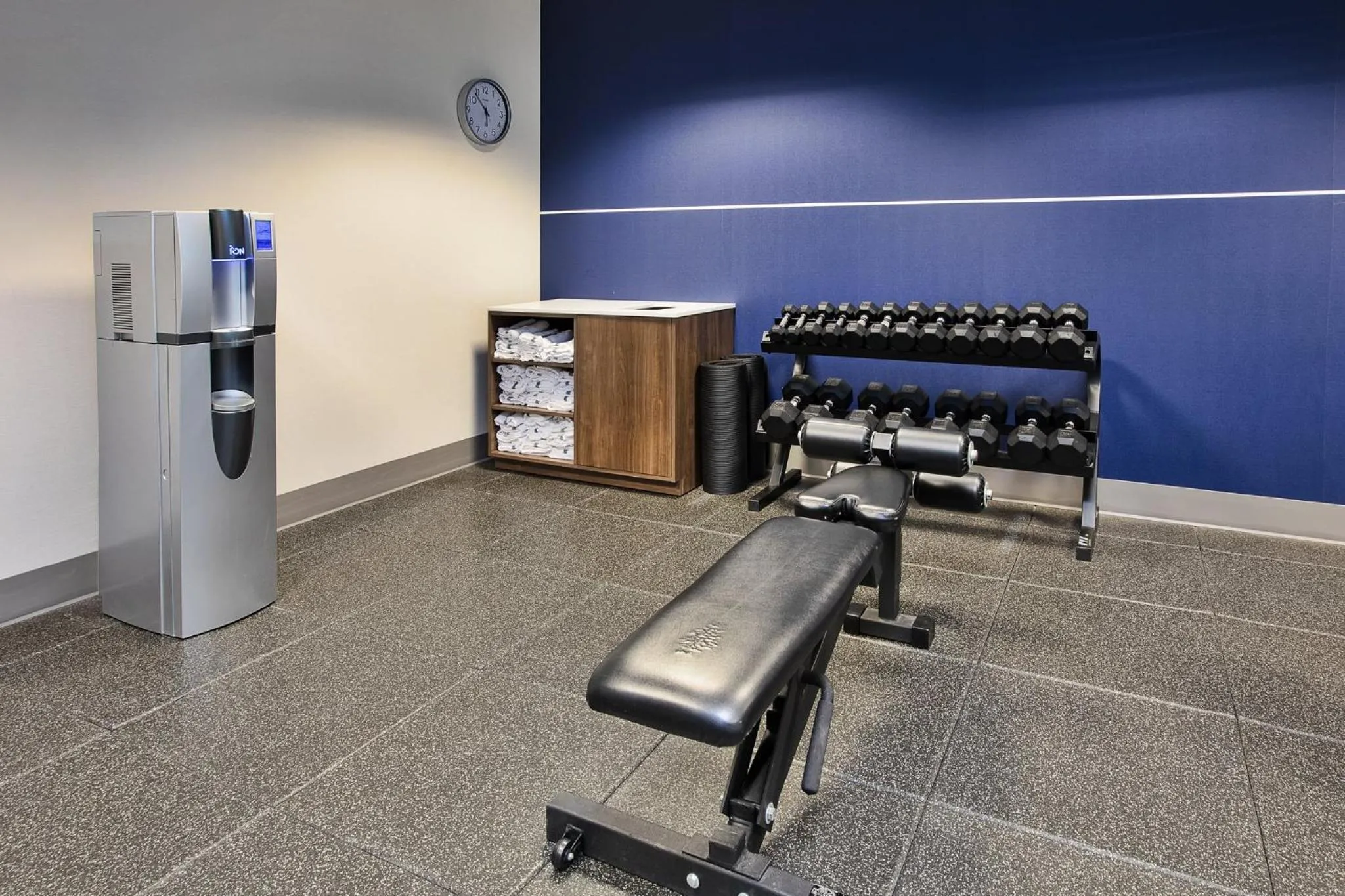 Fitness centre/facilities in Holiday Inn Express & Suites Sioux Falls Southwest by IHG