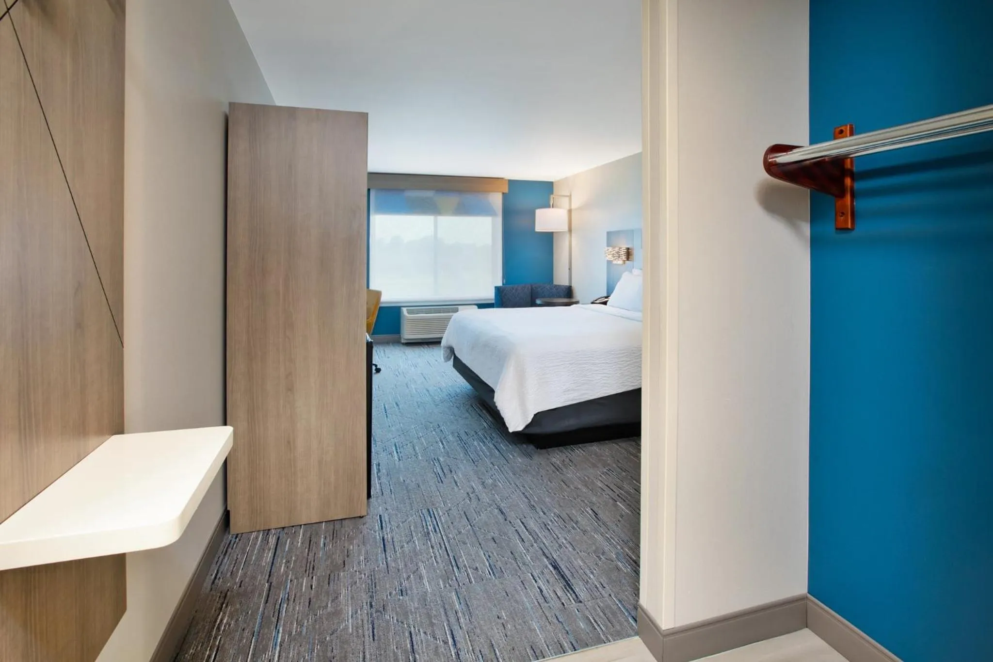 Photo of the whole room, Bed in Holiday Inn Express & Suites Sioux Falls Southwest by IHG