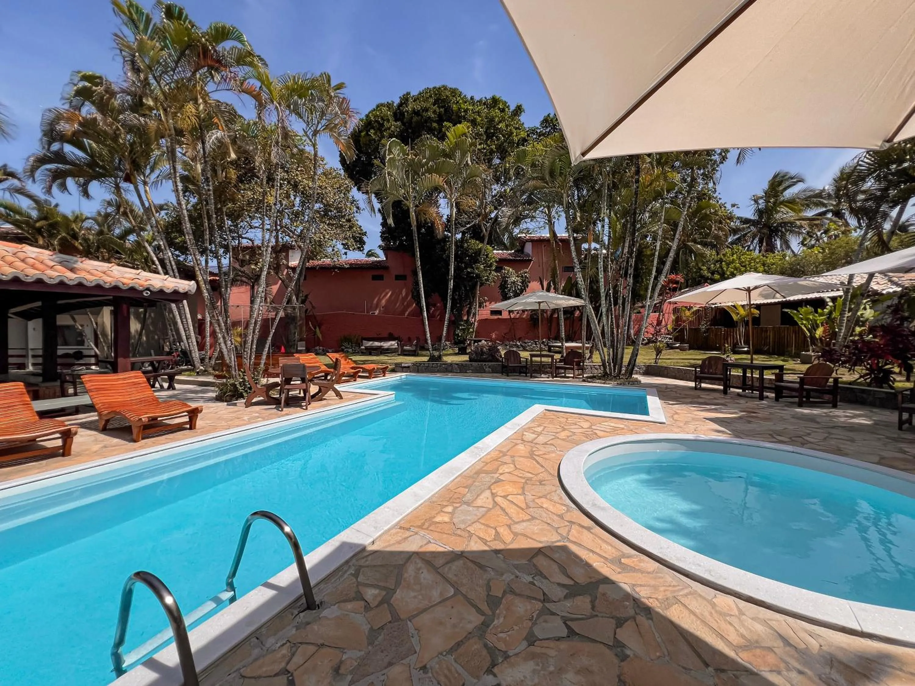 Swimming pool in Pousada Arraial Candeia