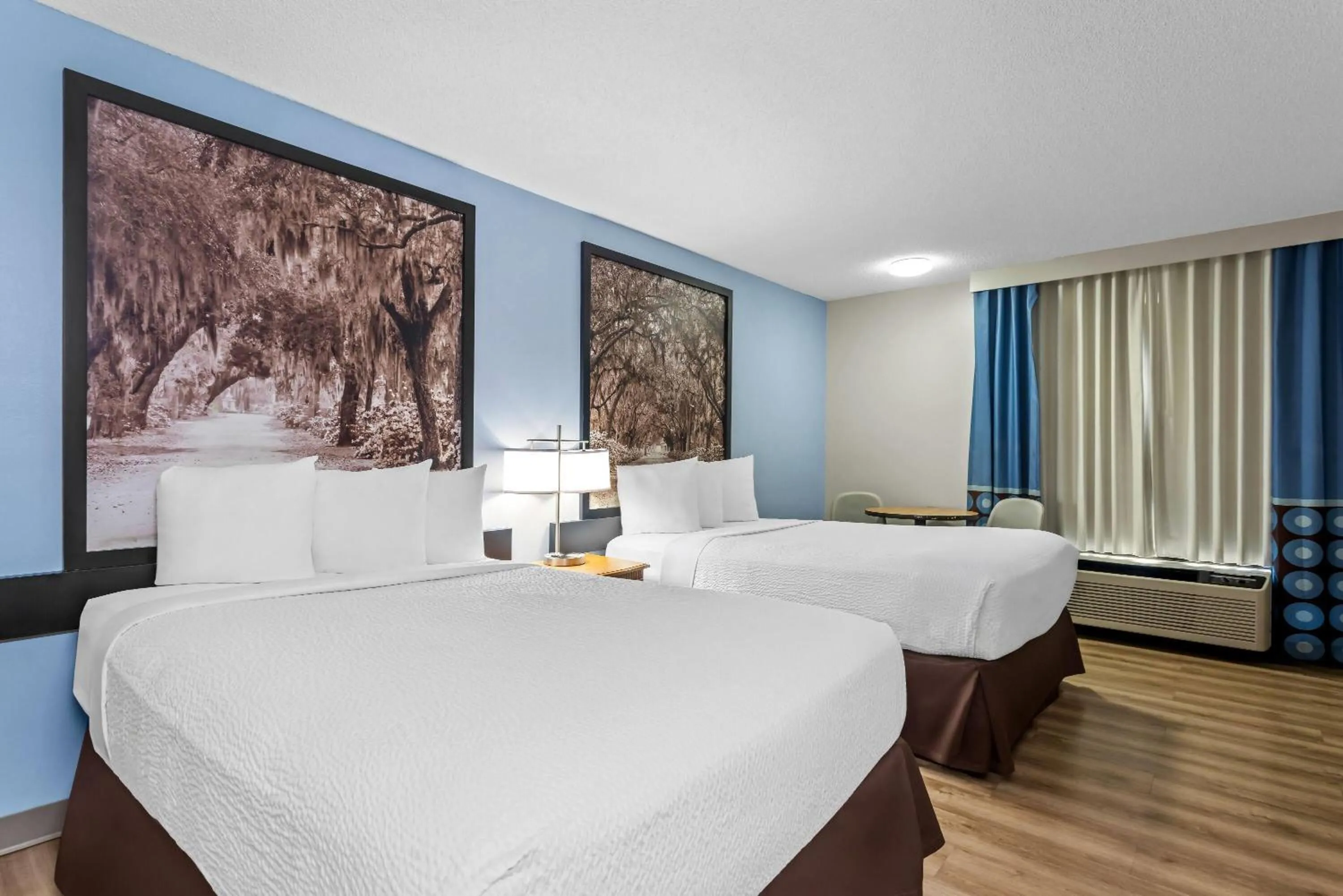 Bed in Super 8 by Wyndham Valdosta GA I-75