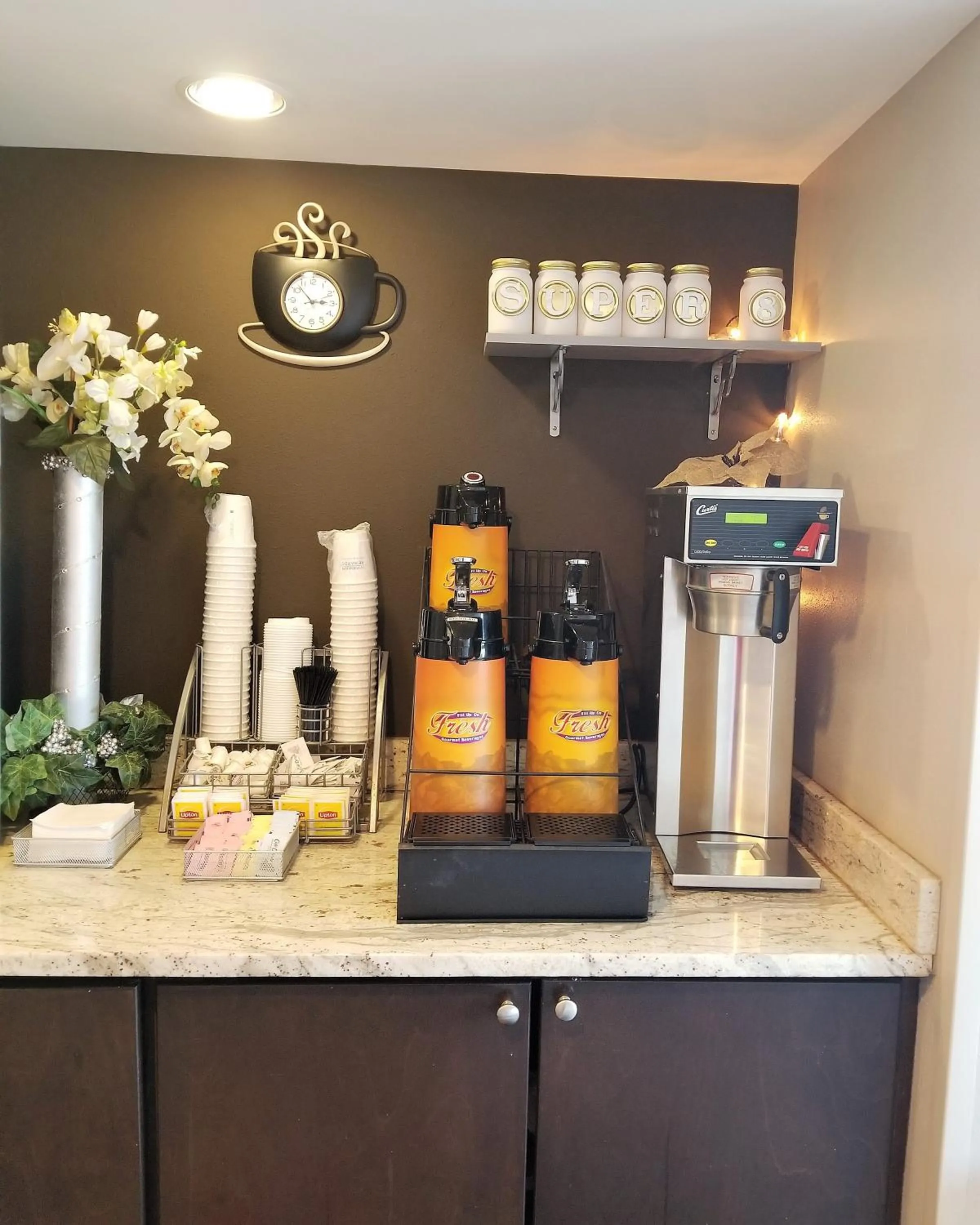 Coffee/tea facilities in Super 8 by Wyndham Valdosta GA I-75
