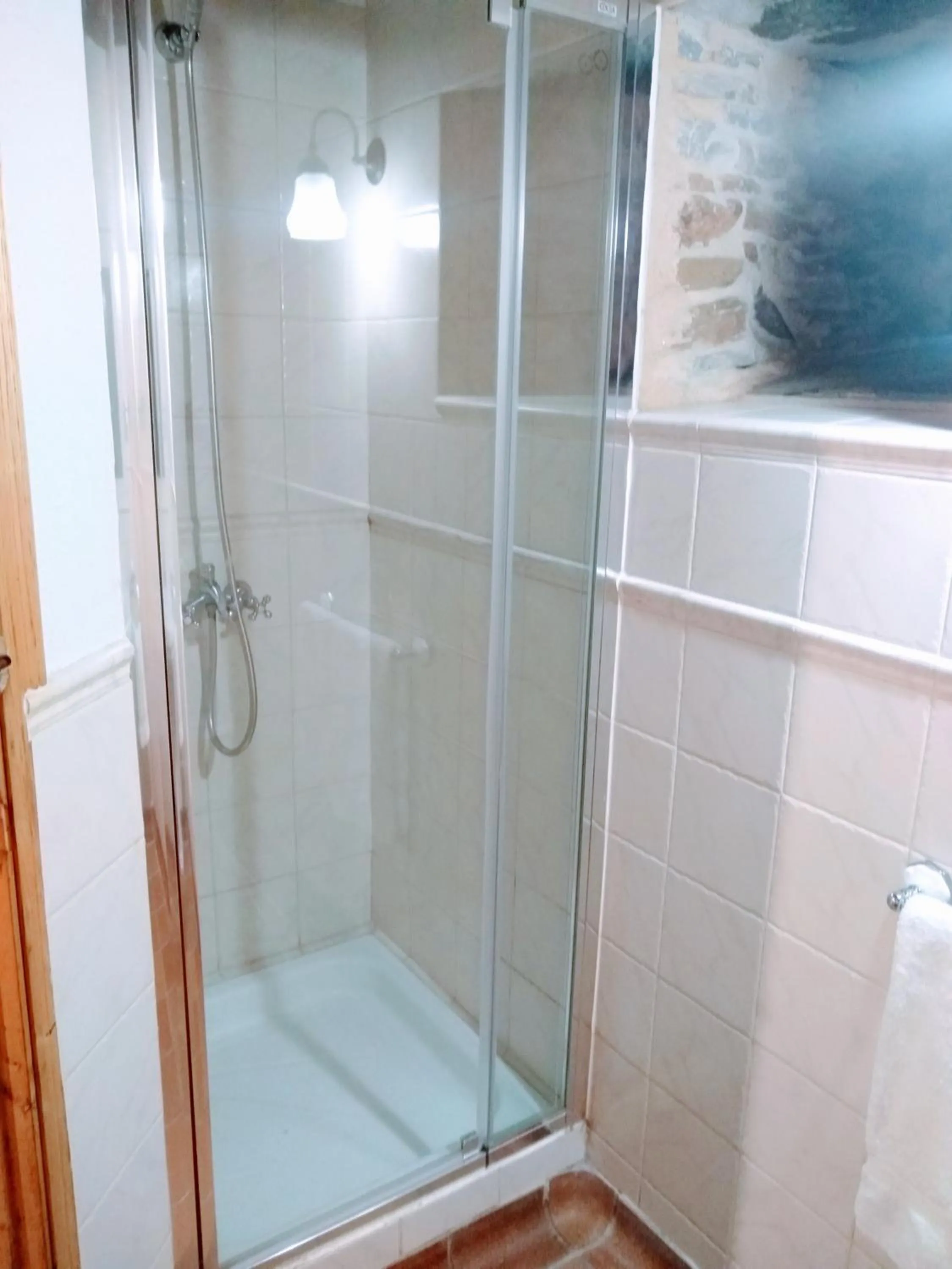 Shower in Casa Pacios by M de Santiago