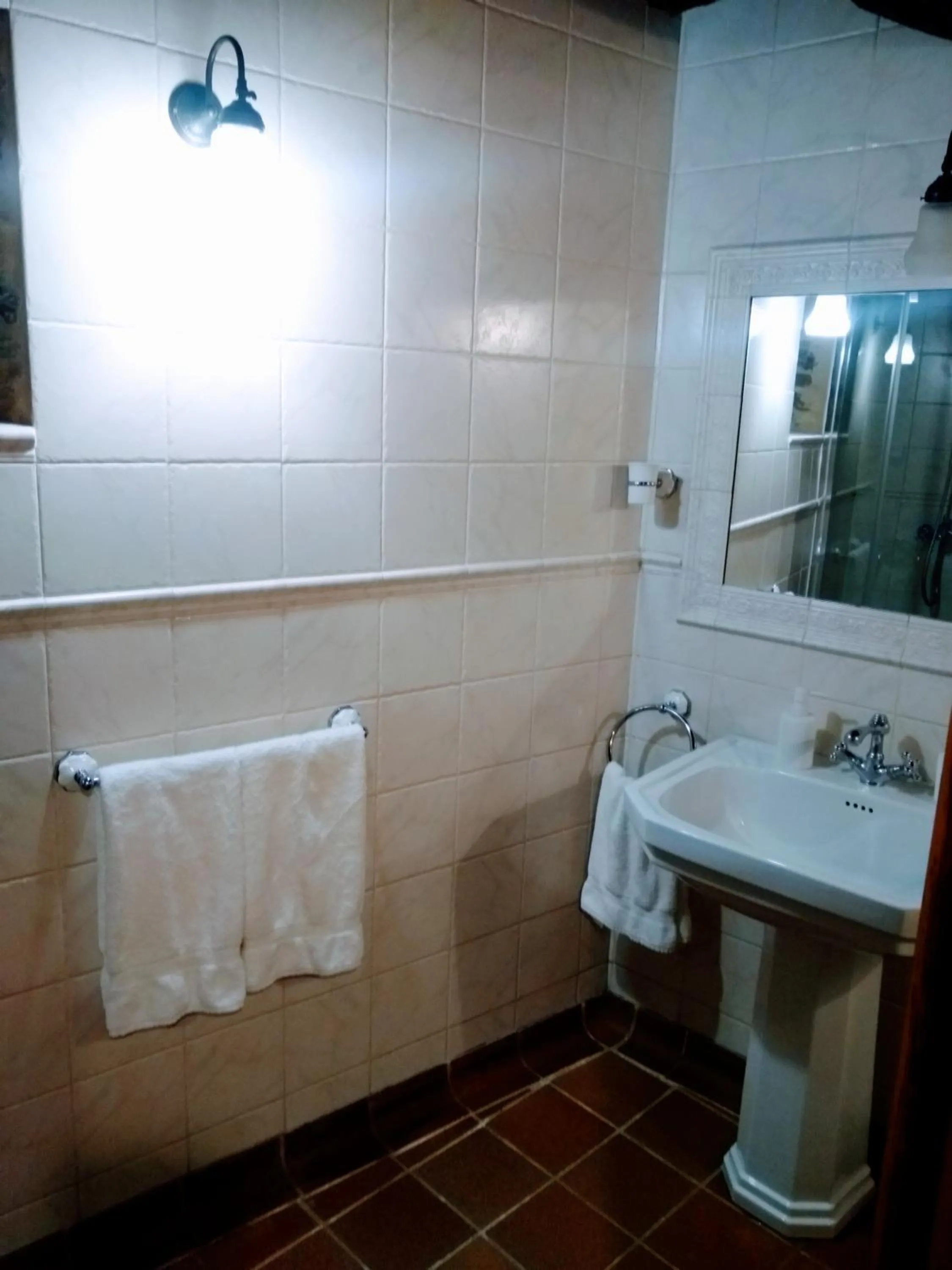 Bathroom in Casa Pacios by M de Santiago