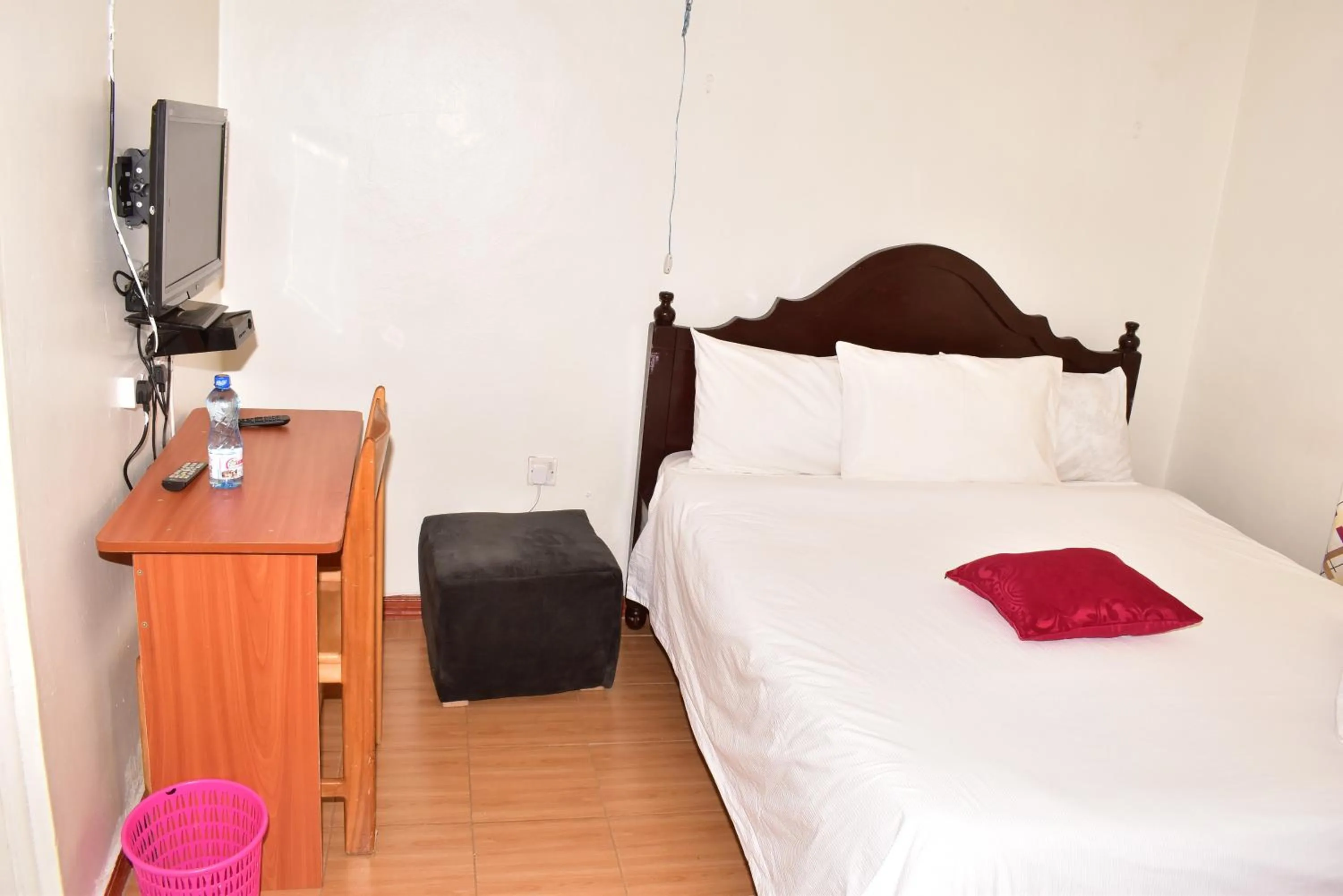 Four-Bedroom House in Salient Guest House
