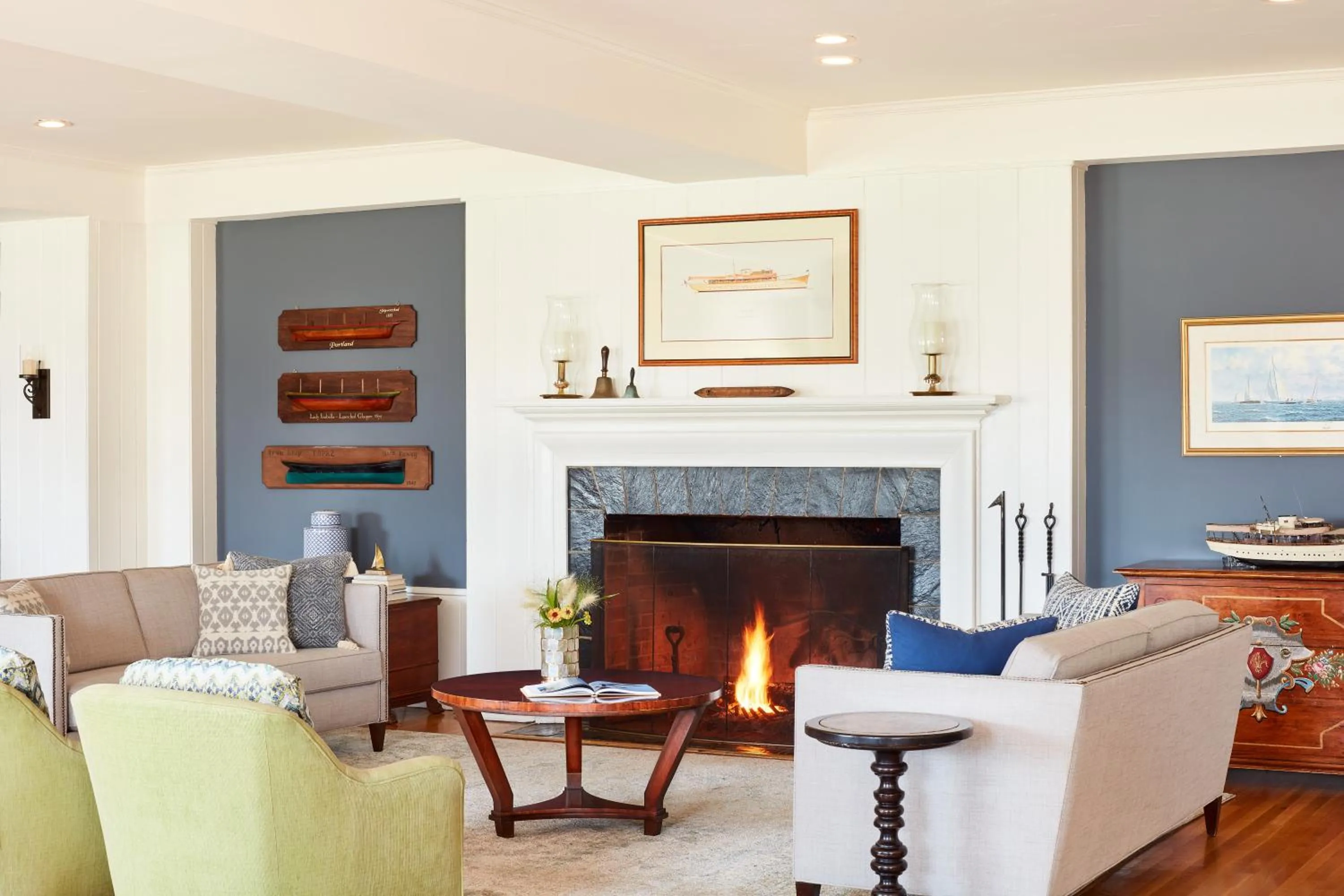 Lobby or reception in The Tides Inn