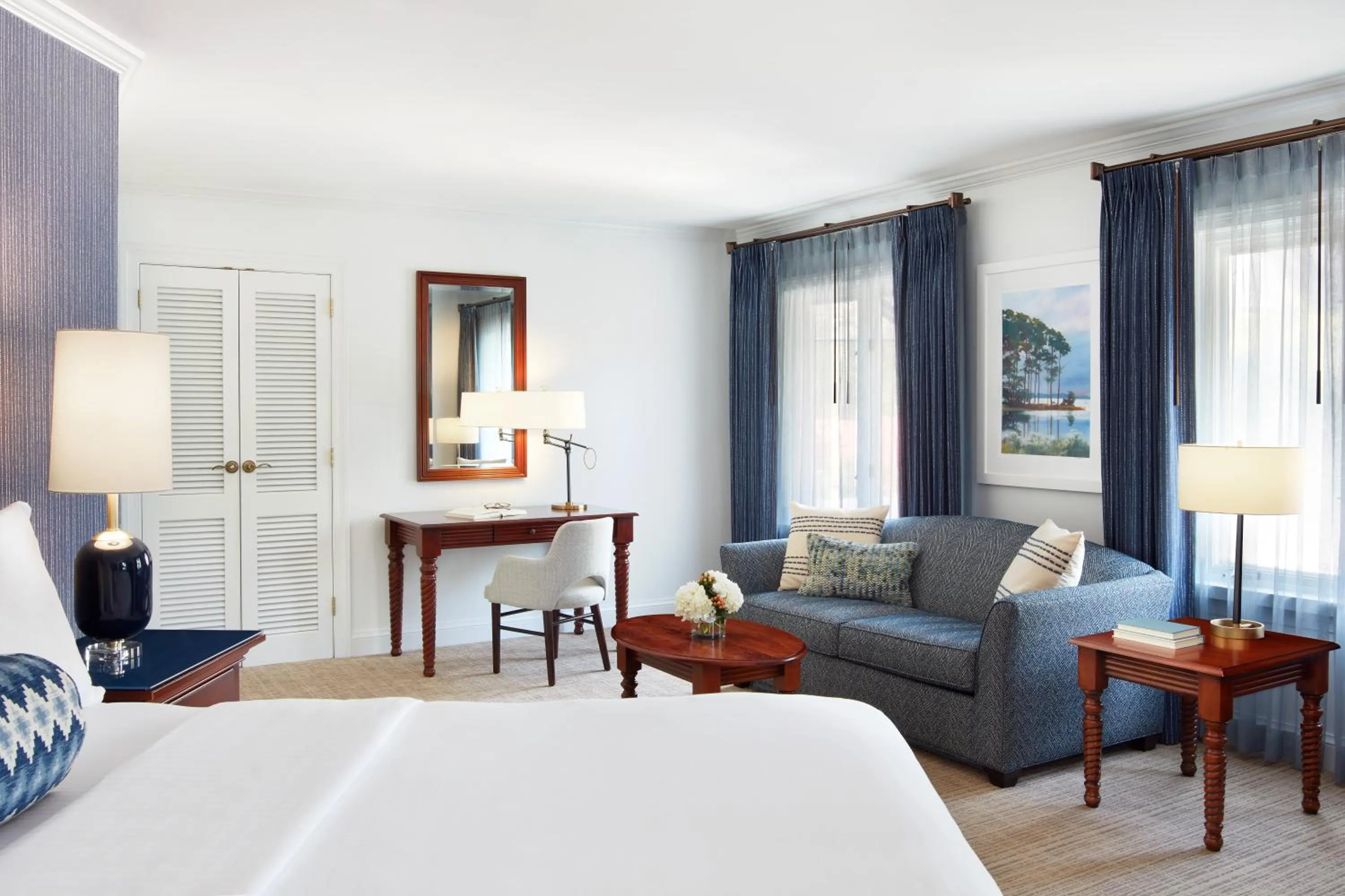 Bedroom, Bed in The Tides Inn