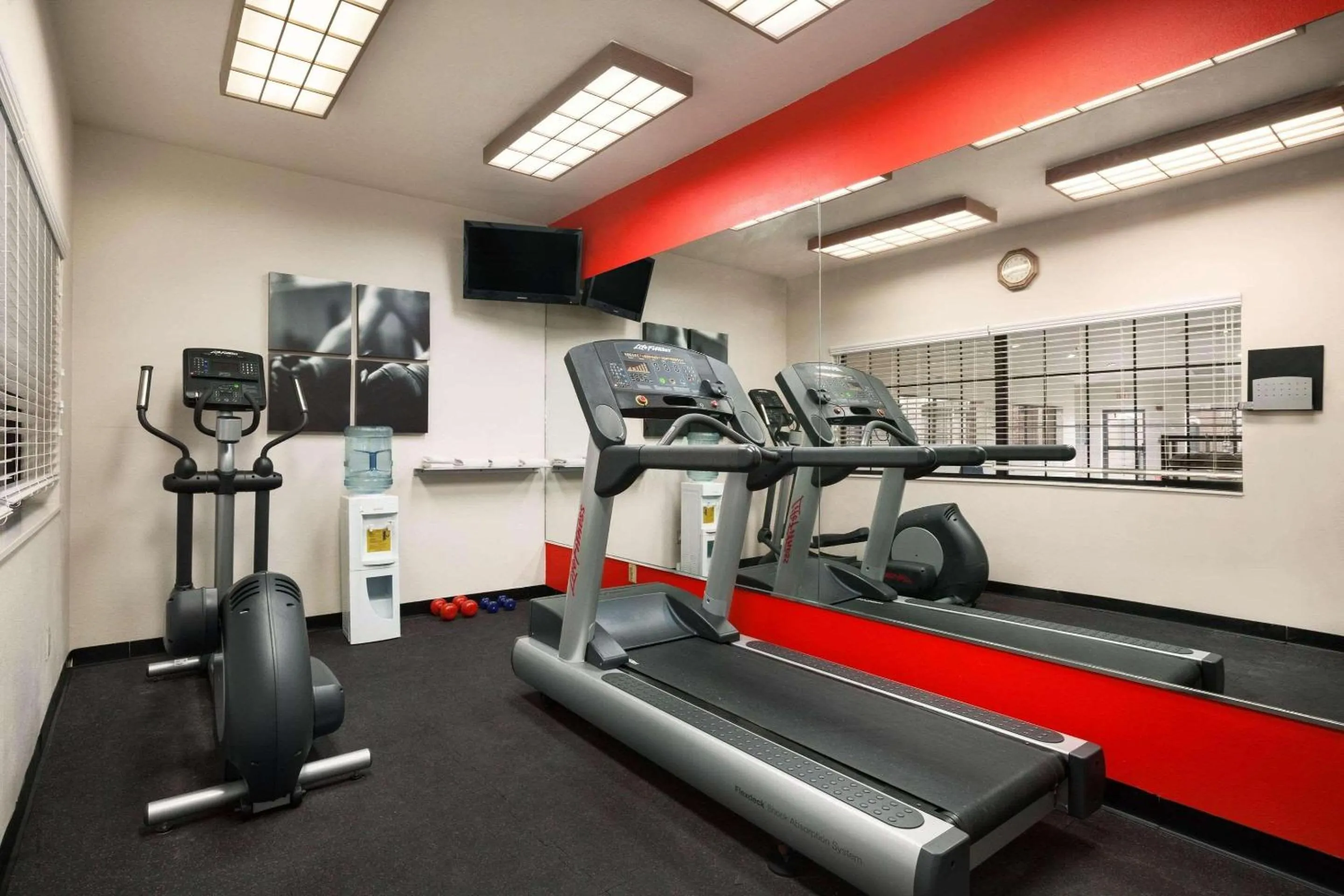 Fitness centre/facilities in Country Inn & Suites by Radisson, Lubbock, TX