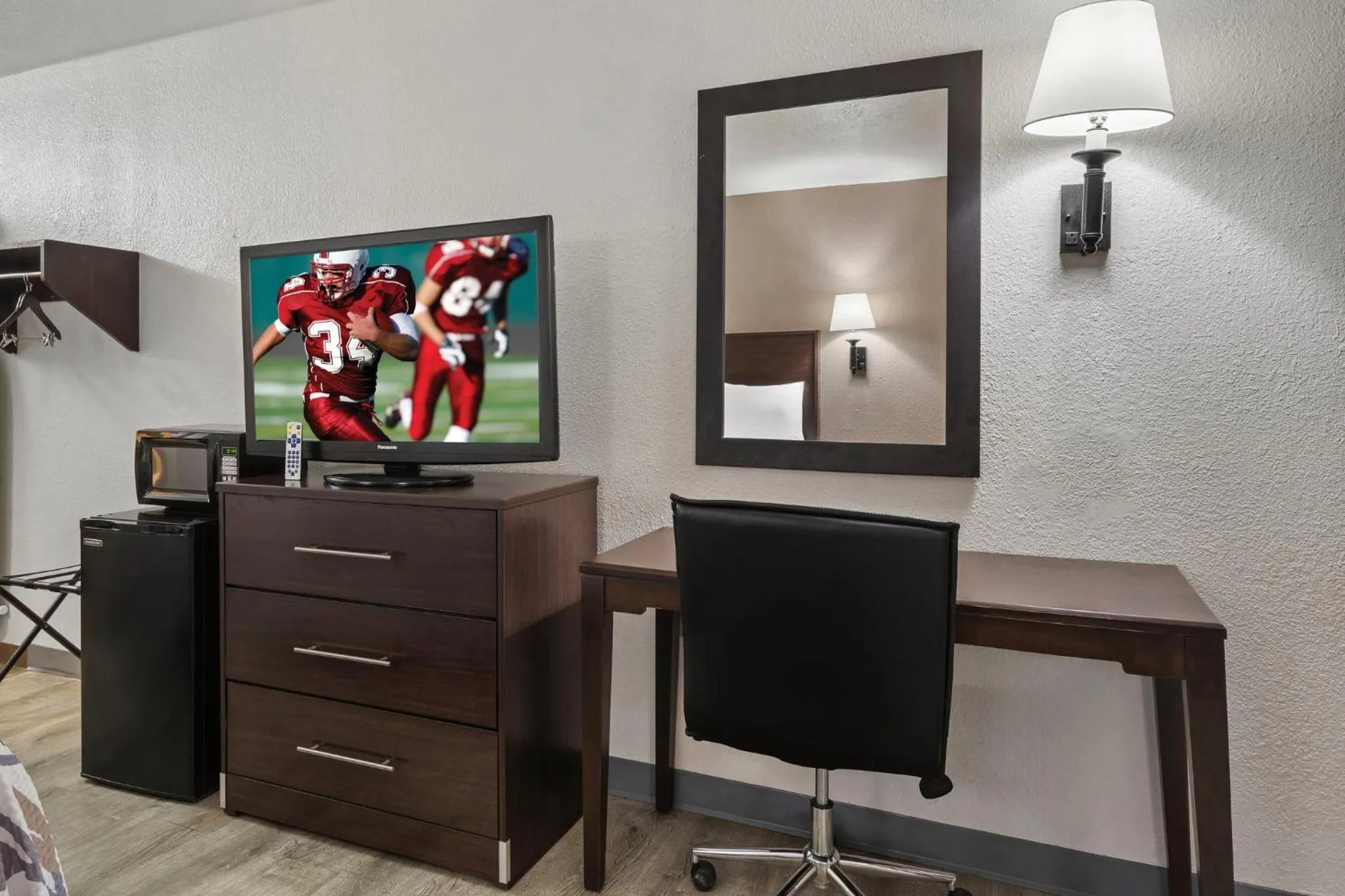 Photo of the whole room in Red Roof Inn Wilmington NC