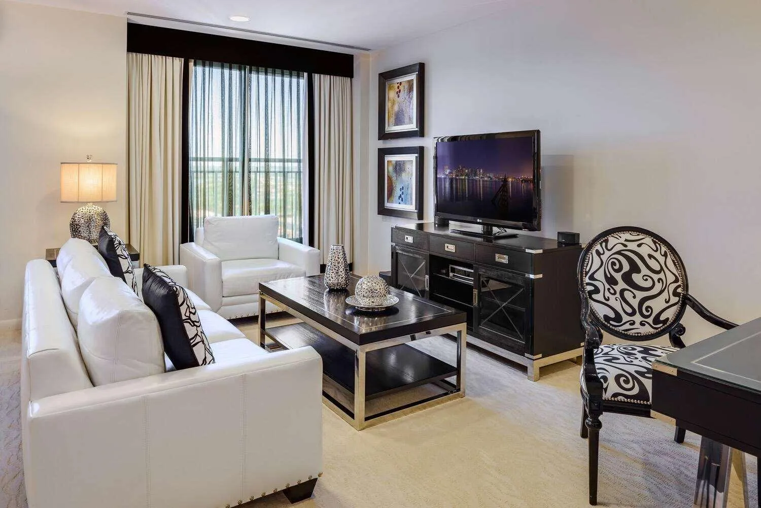 Photo of the whole room in Broadway Plaza, Trademark Collection by Wyndham