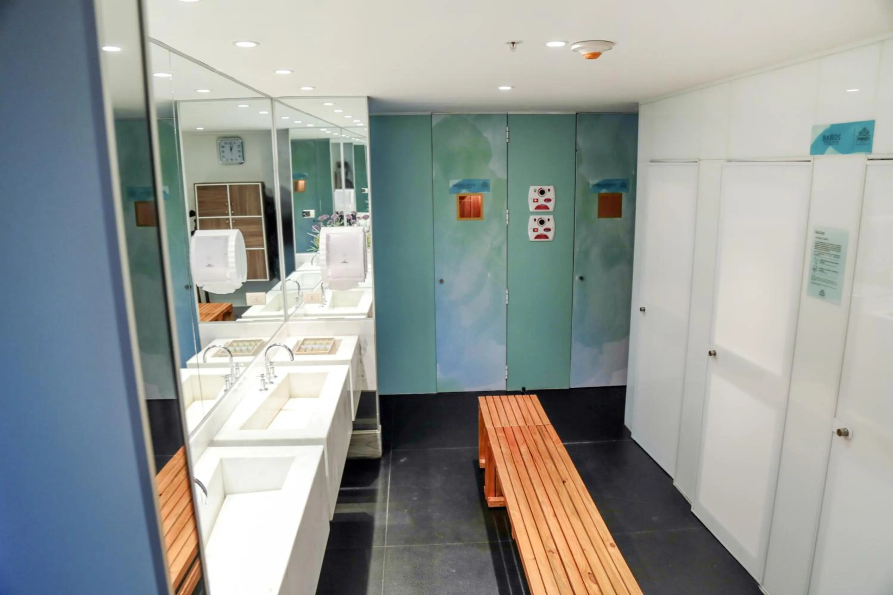 Swimming pool in Gran Bourbon Hotel Asuncion