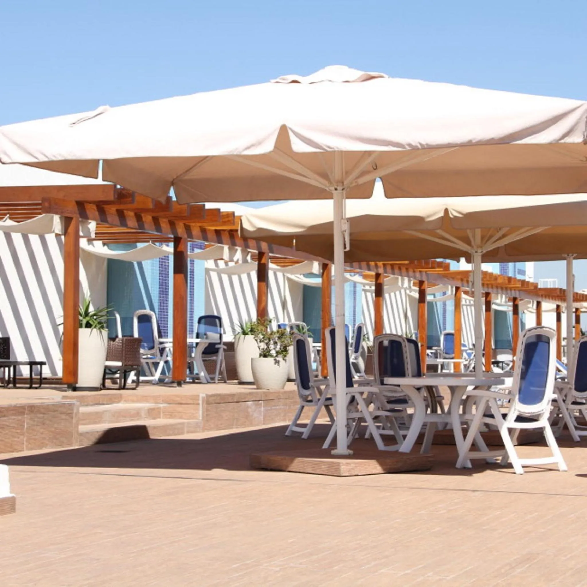 Swimming pool in Gran Bourbon Hotel Asuncion