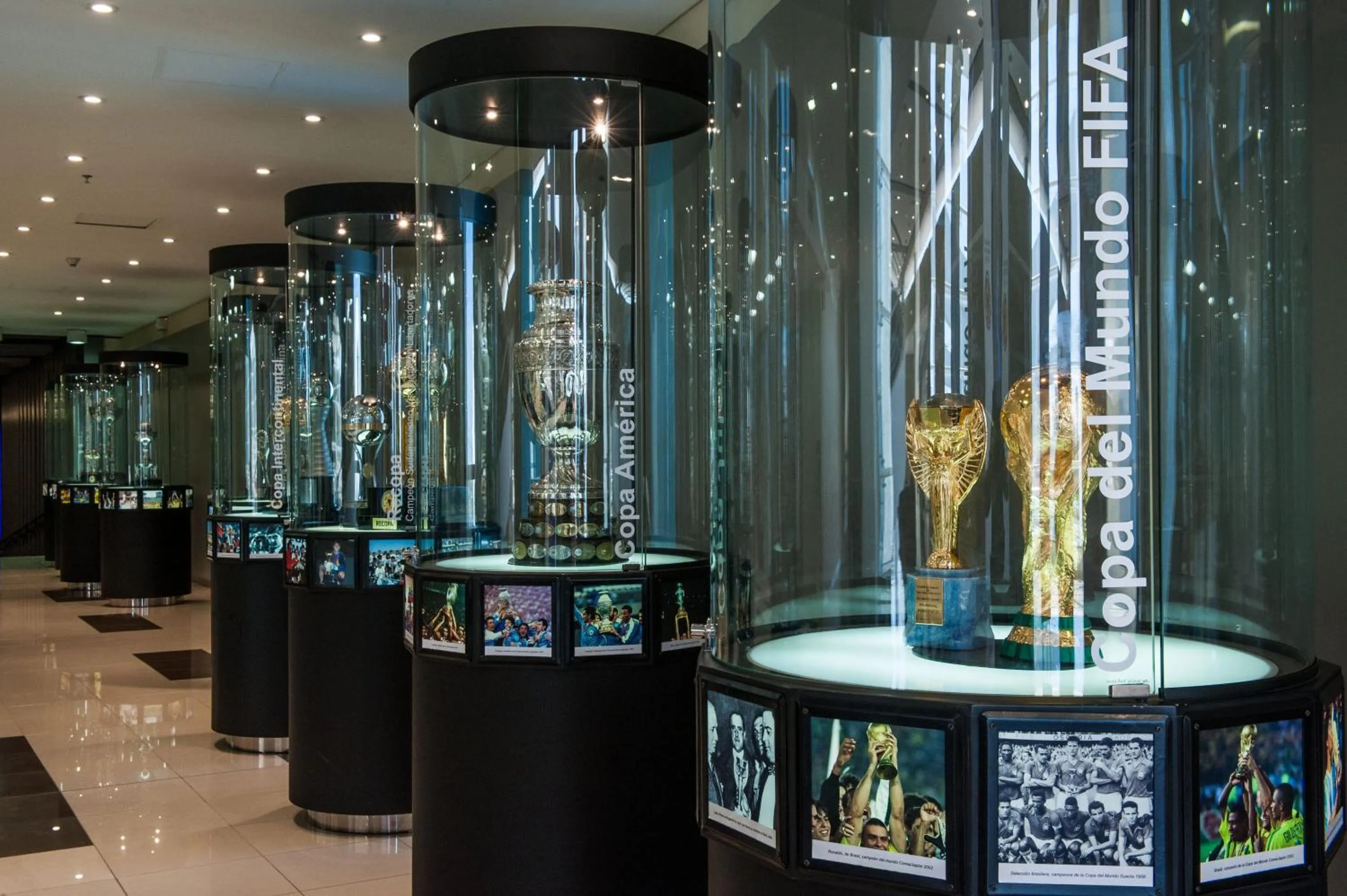 Entertainment in Gran Bourbon Hotel Asuncion