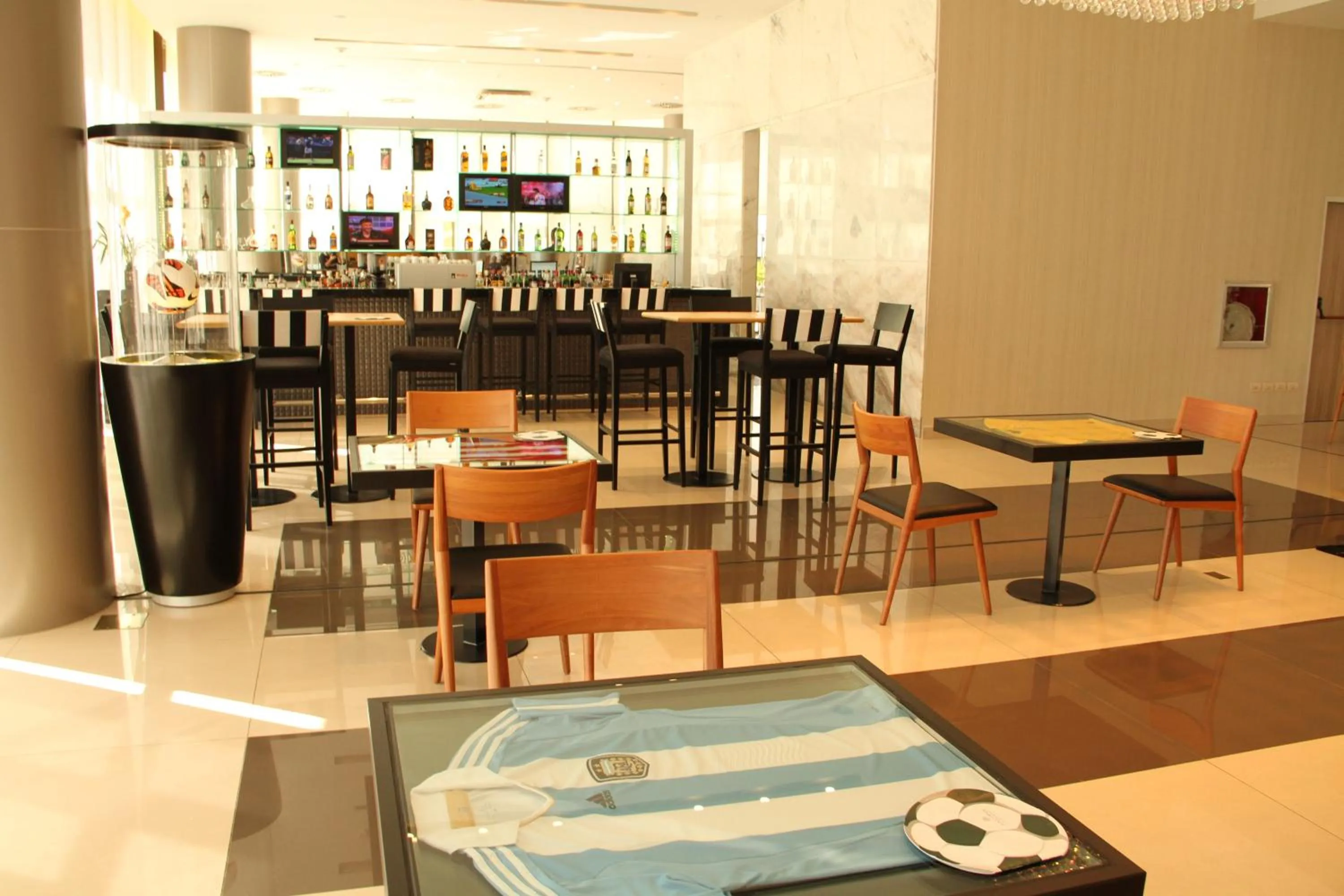 Lounge or bar in Gran Bourbon Hotel Asuncion