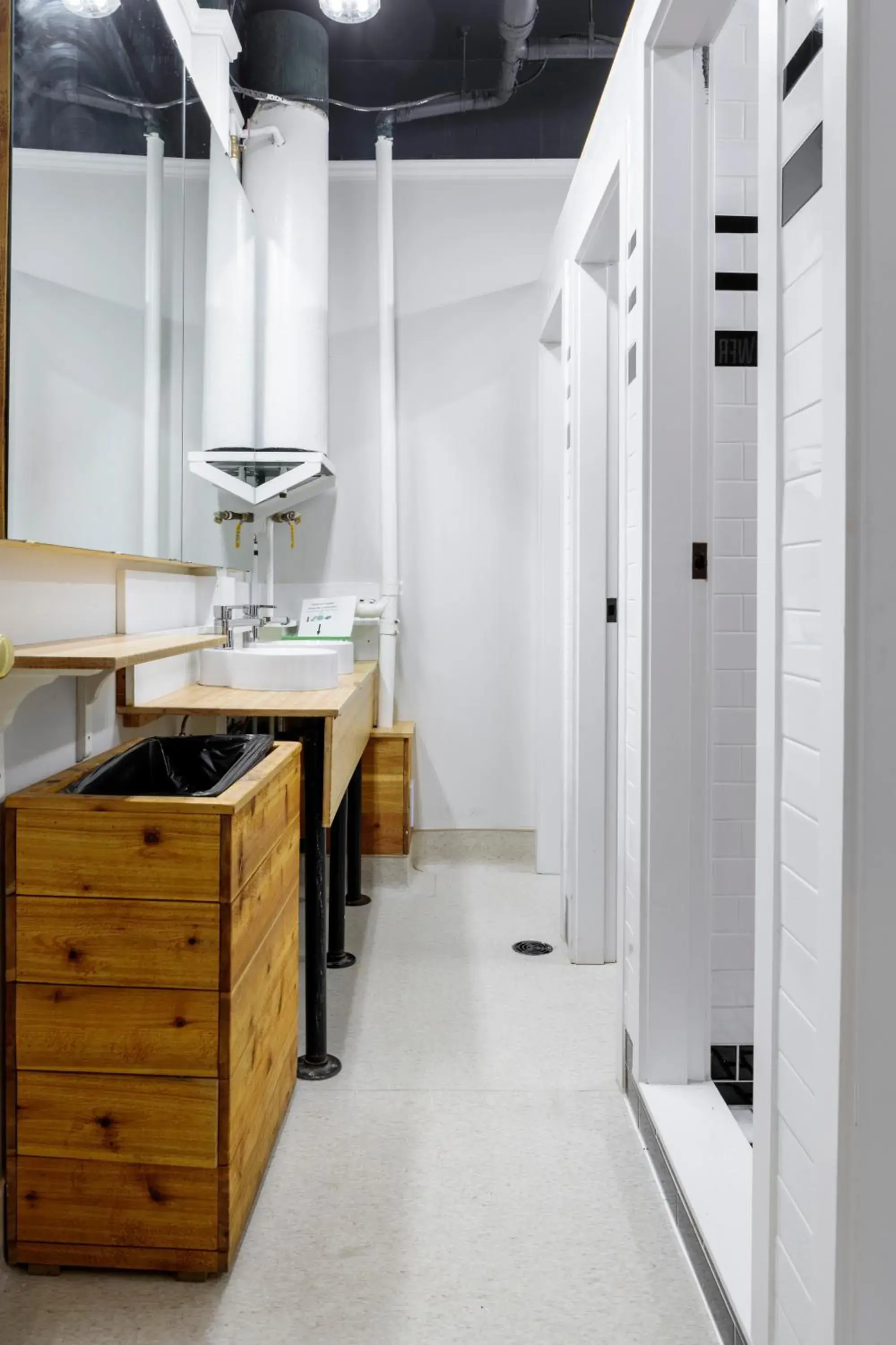 Private Room with Shared Bathroom in The Cambie Hostel Seymour Private Room with Shared Bathroom in The Cambie Hostel Seymour