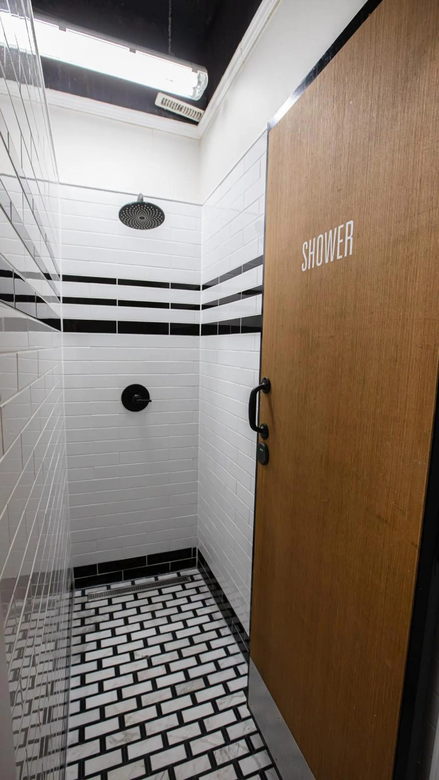 Shower in The Cambie Hostel Seymour