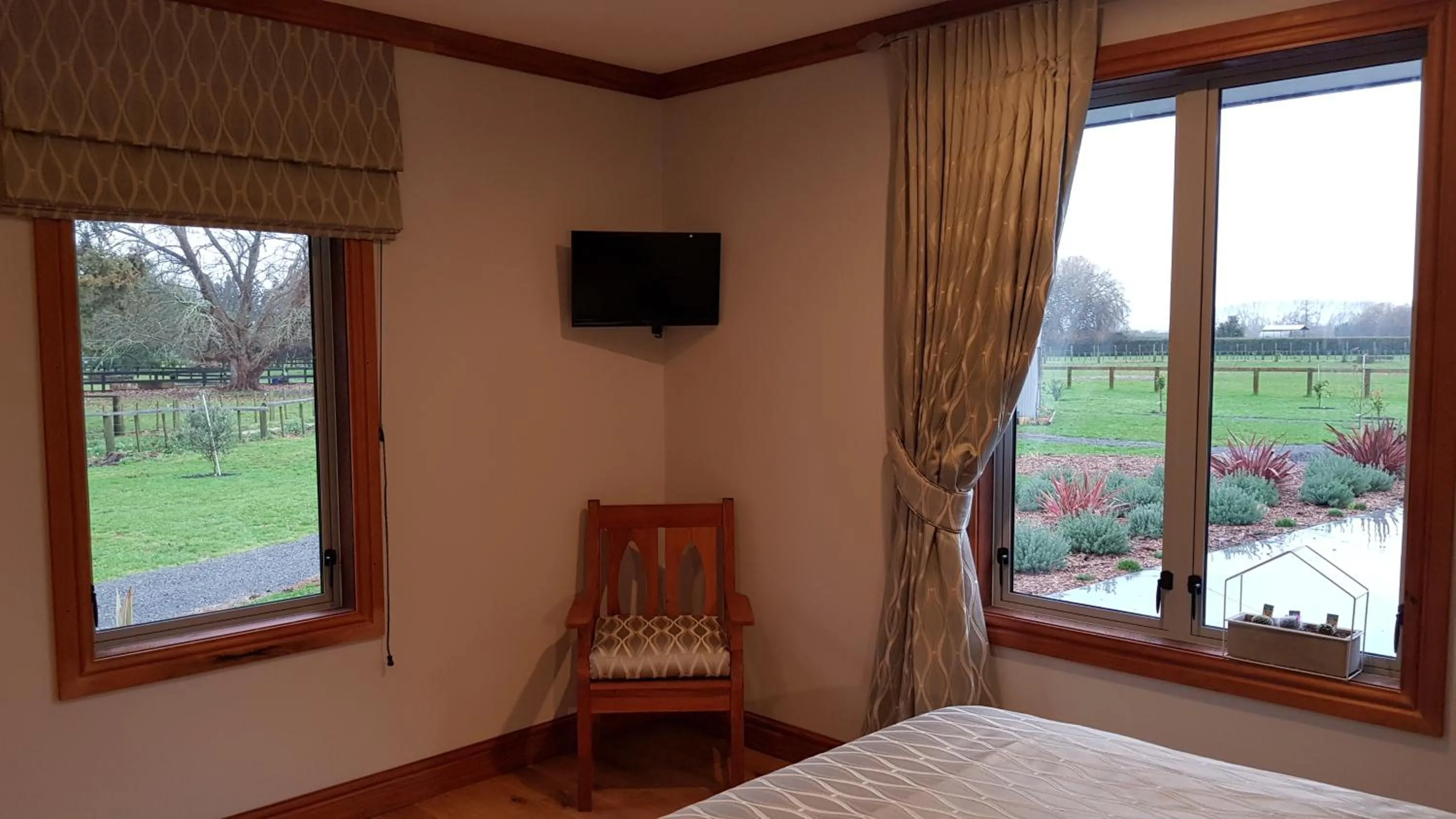 Garden view, Bed in Bruntwoodlodge