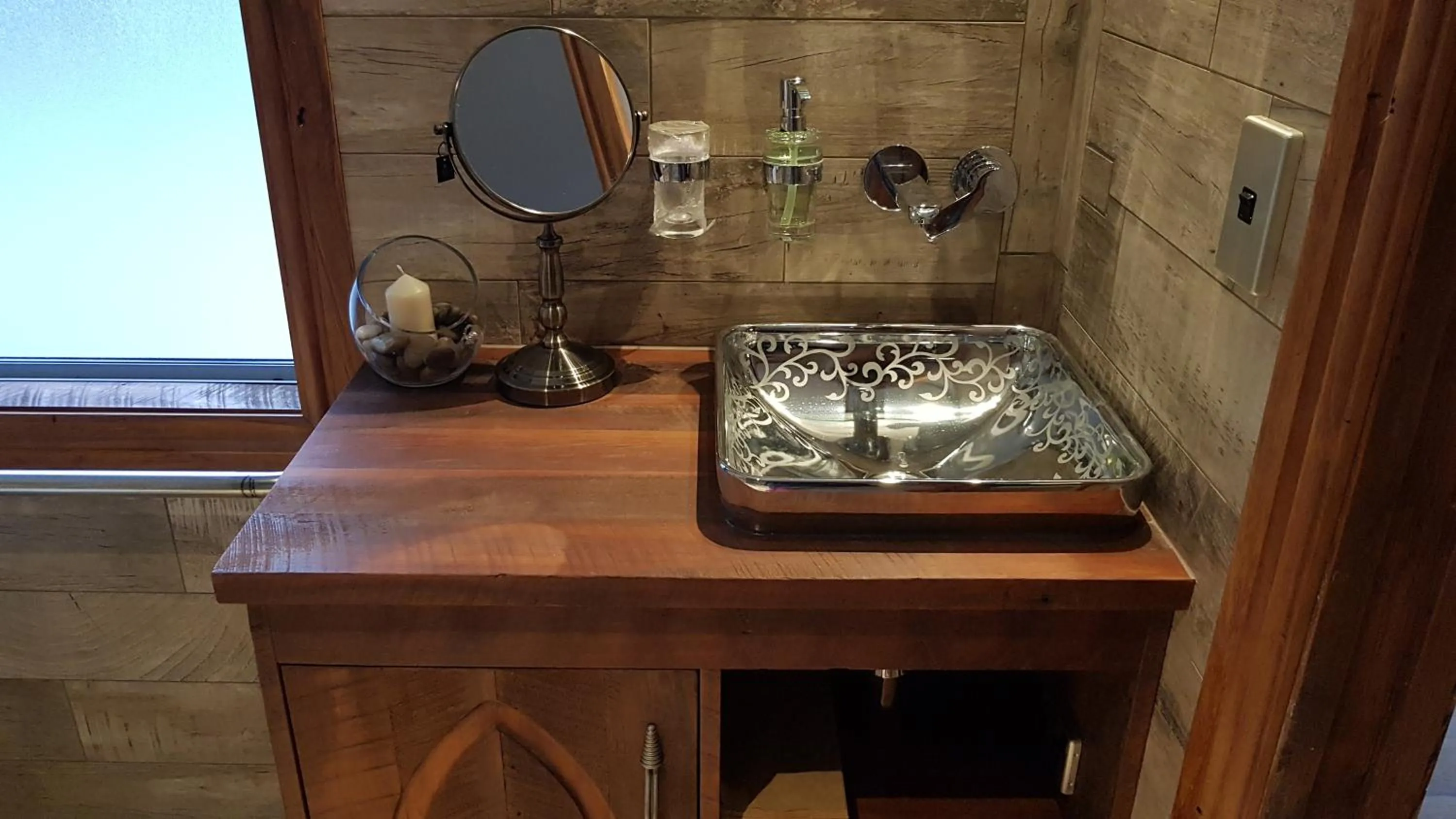 Bathroom in Bruntwoodlodge