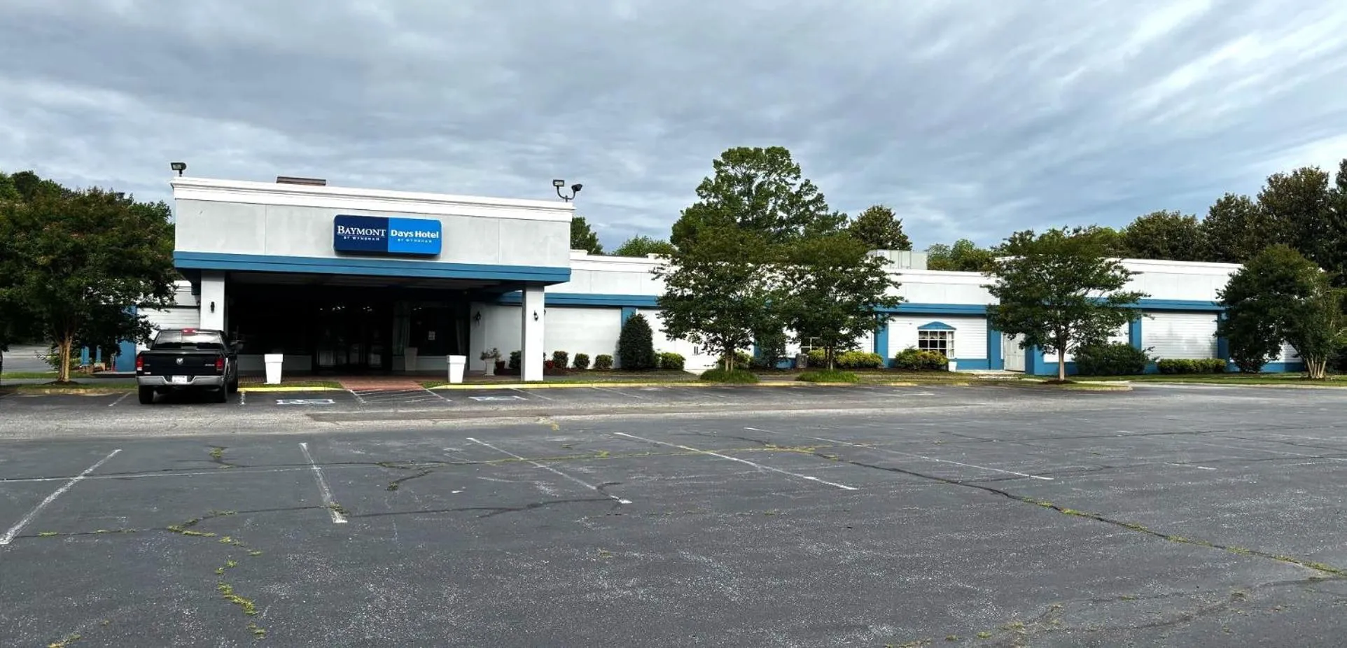 Days Hotel by Wyndham Williamsburg I-64