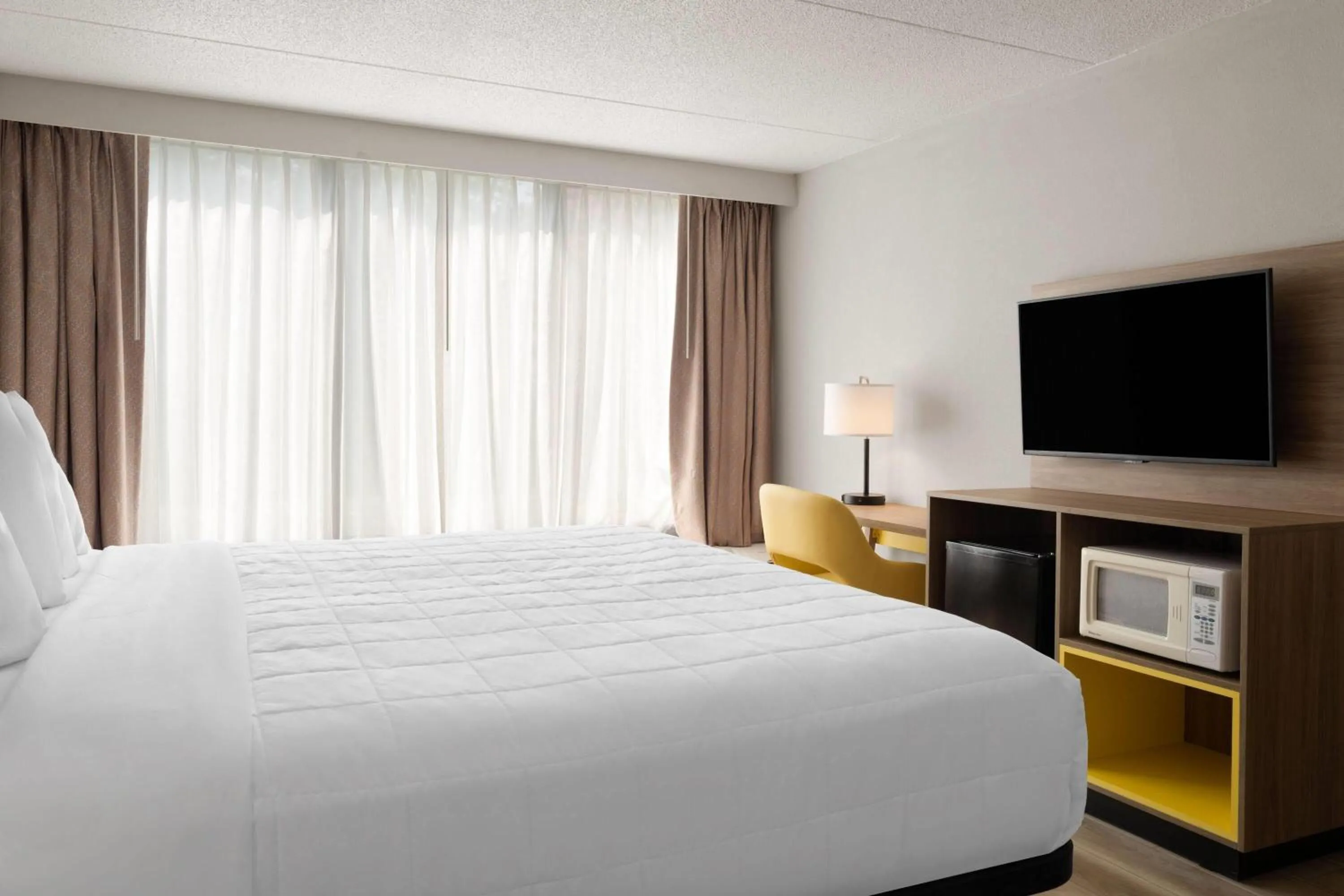 Photo of the whole room, Bed in Days Hotel by Wyndham Williamsburg I-64