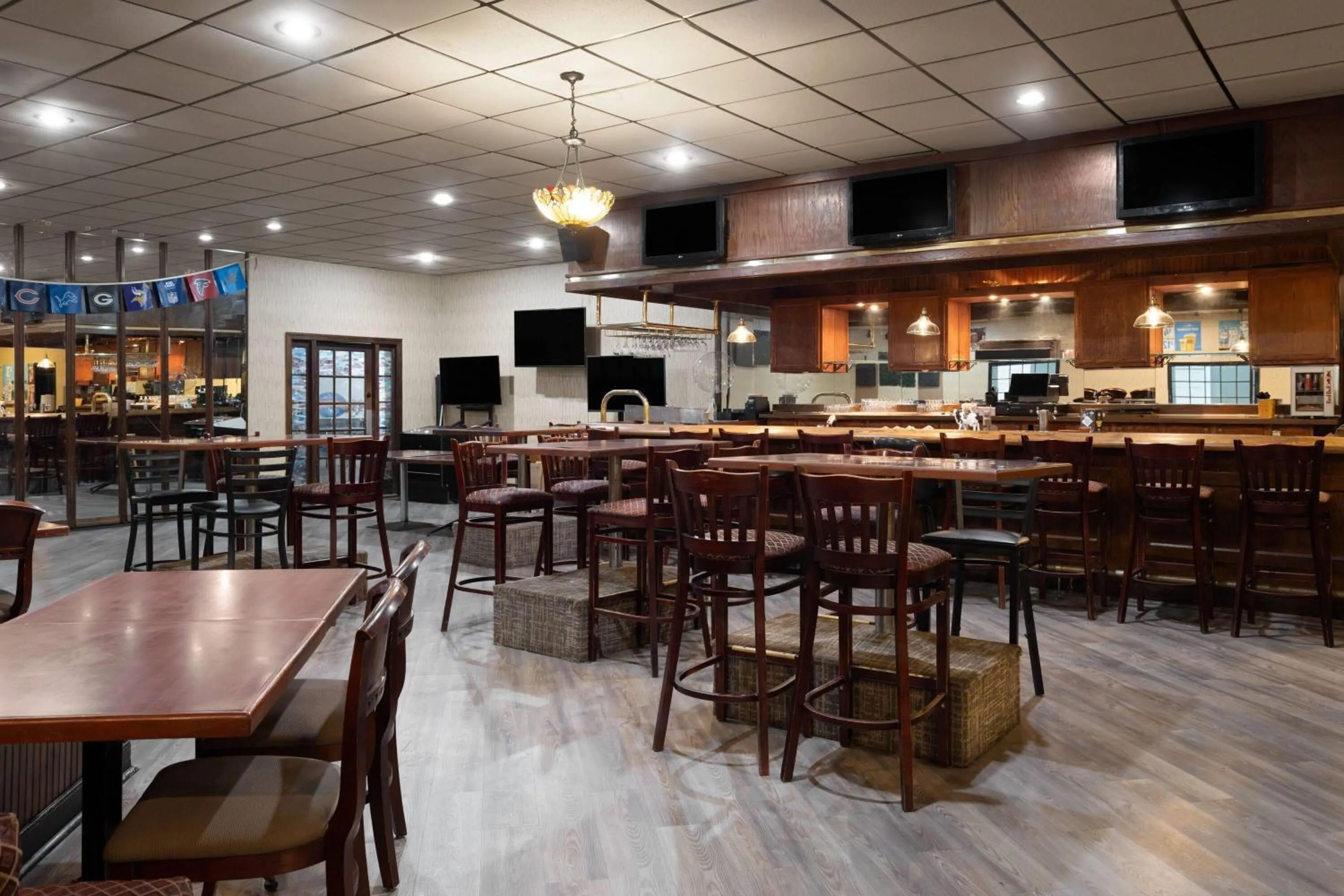 Restaurant/places to eat in Days Hotel by Wyndham Williamsburg I-64