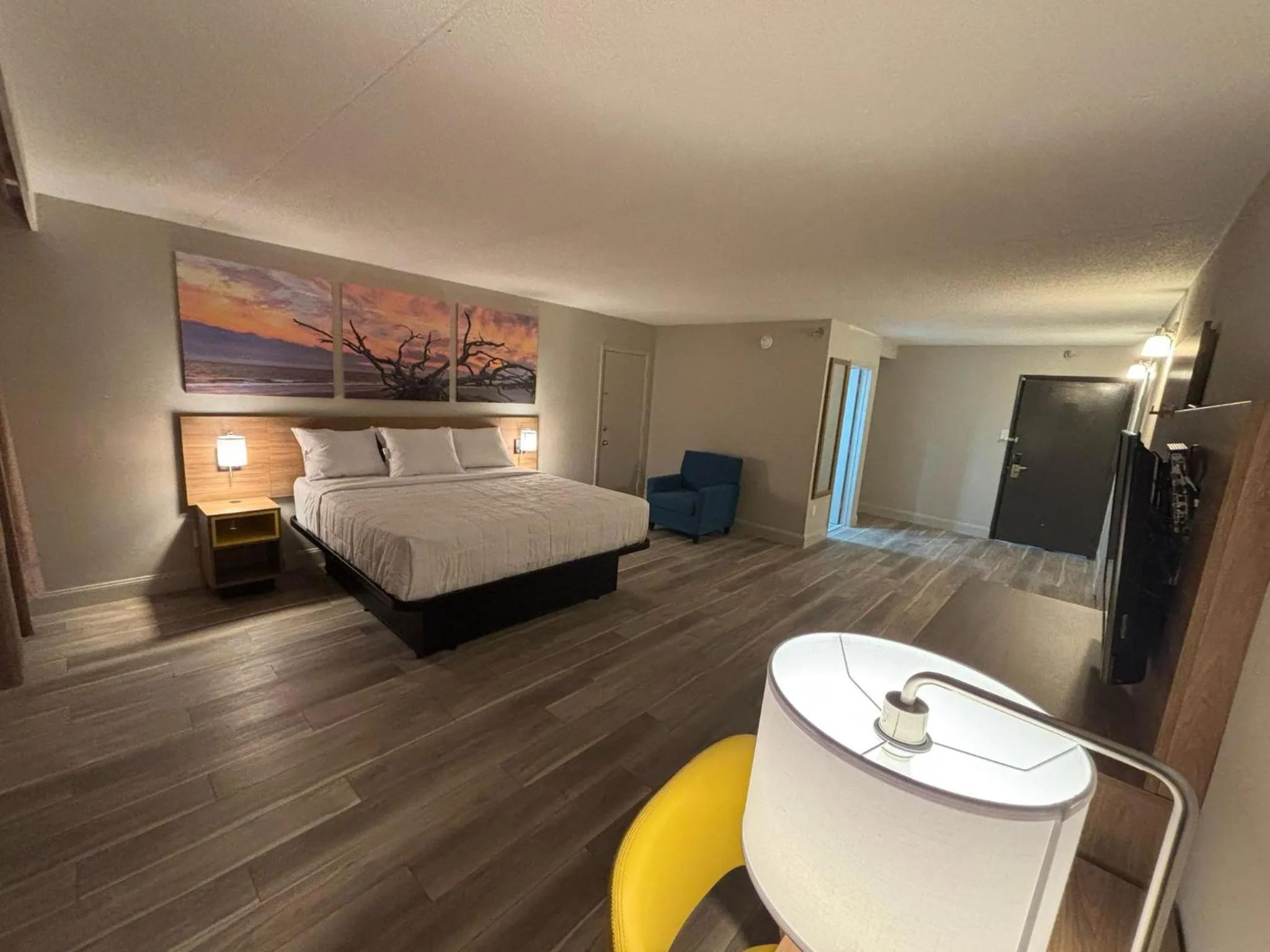 Bed in Days Hotel by Wyndham Williamsburg I-64