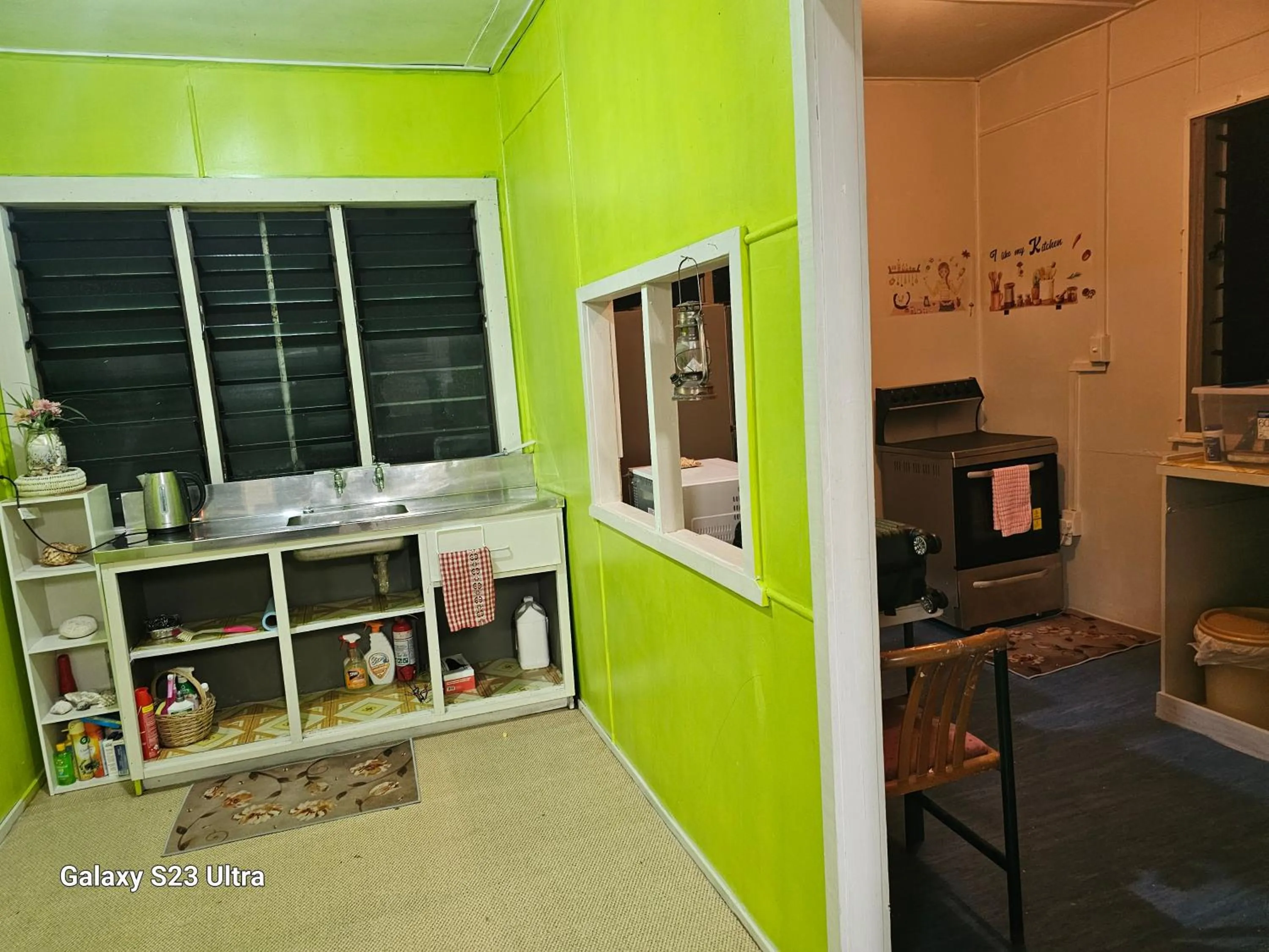 Kitchen or kitchenette in Heleni Jessop's Fatahega