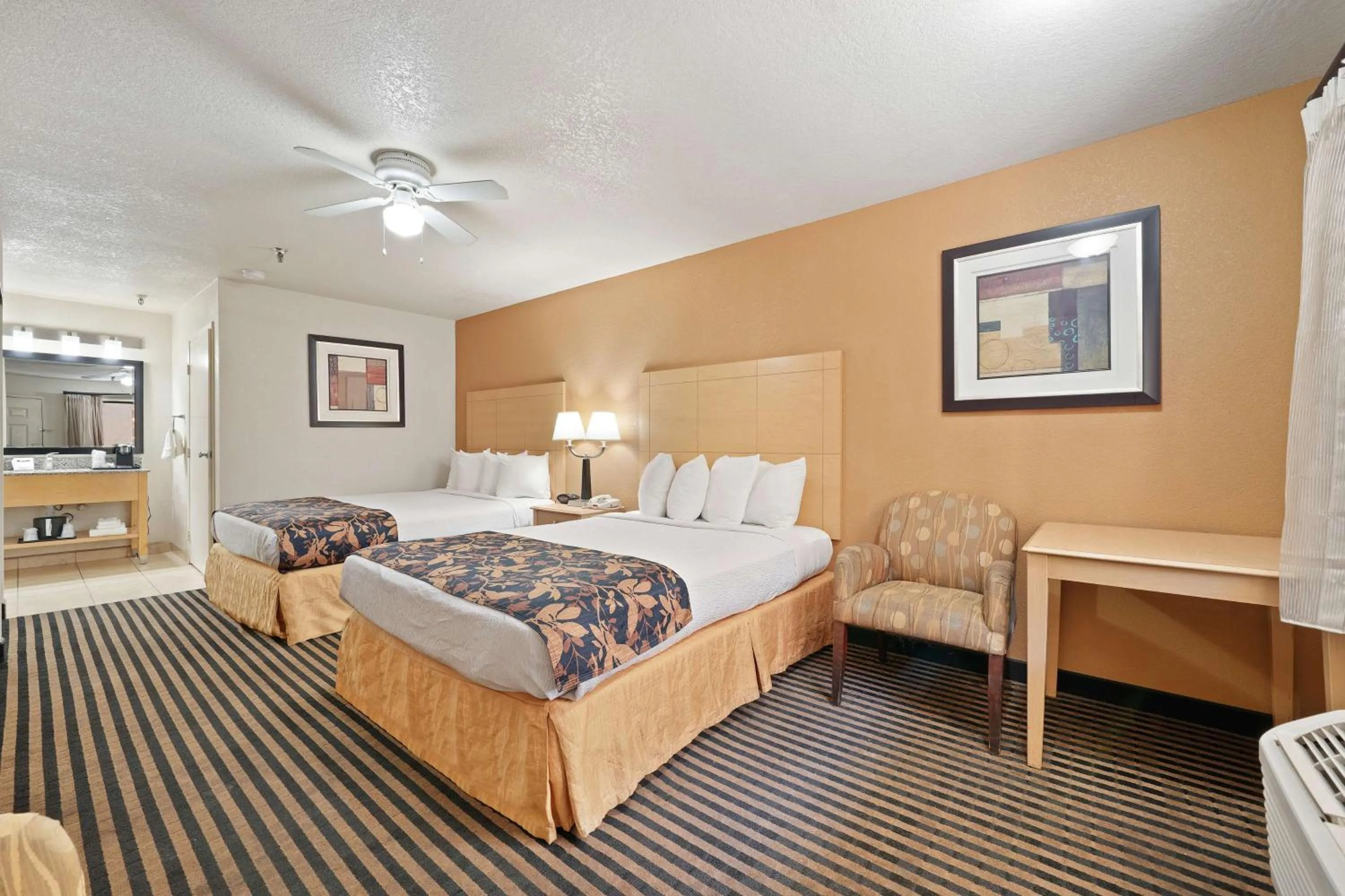 Bedroom, Bed in Best Western Plus Executive Inn & Suites