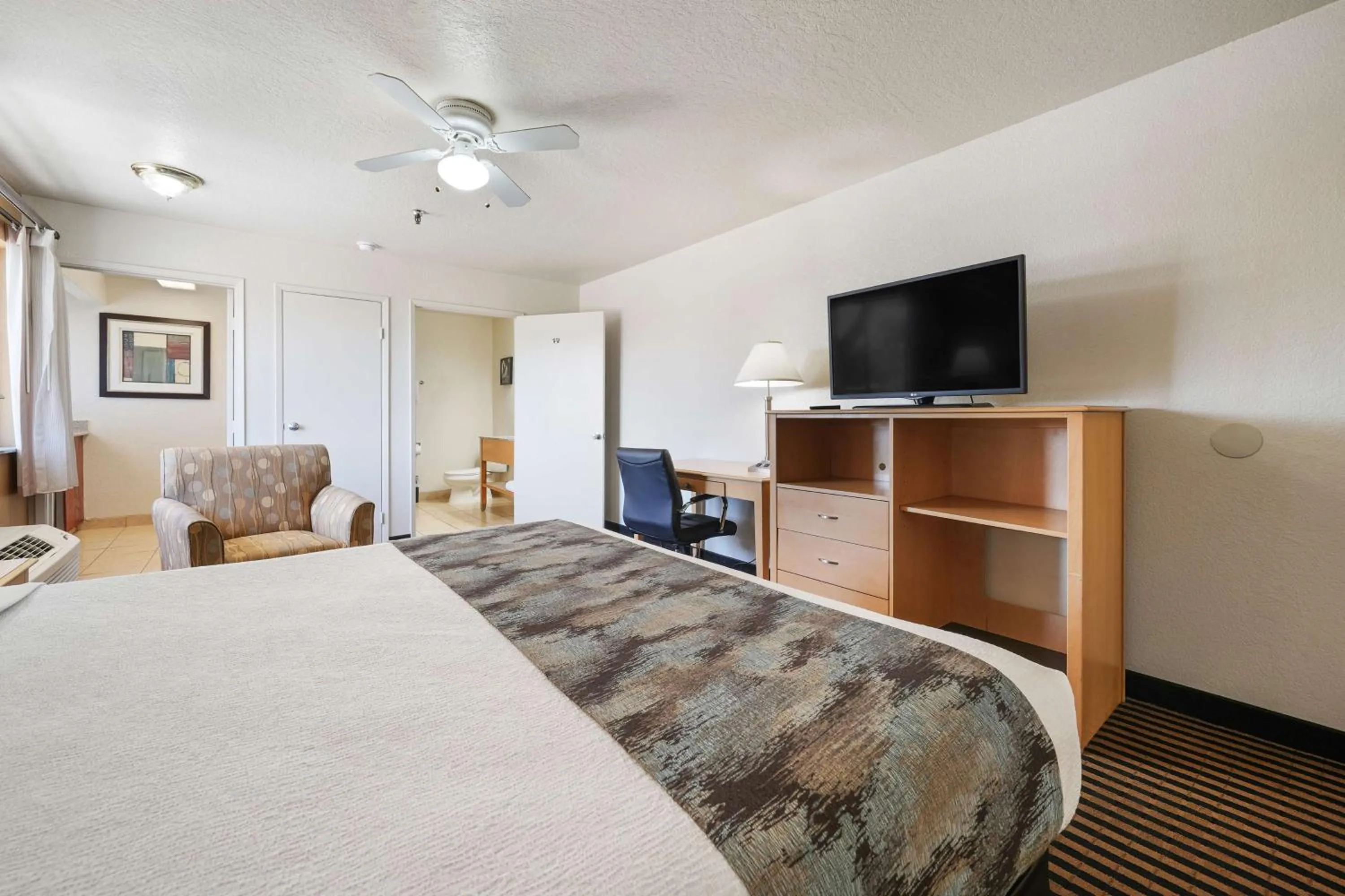 Bedroom, Bed in Best Western Plus Executive Inn & Suites