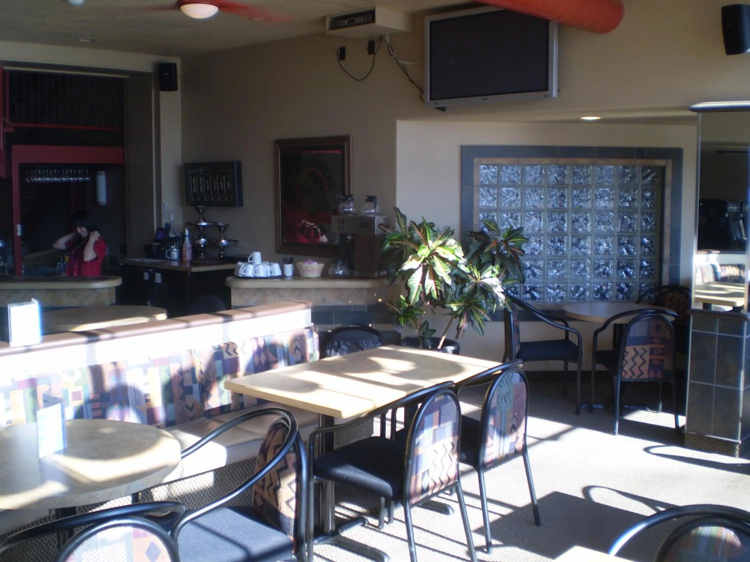 Lounge or bar in Keystone Motor Inn