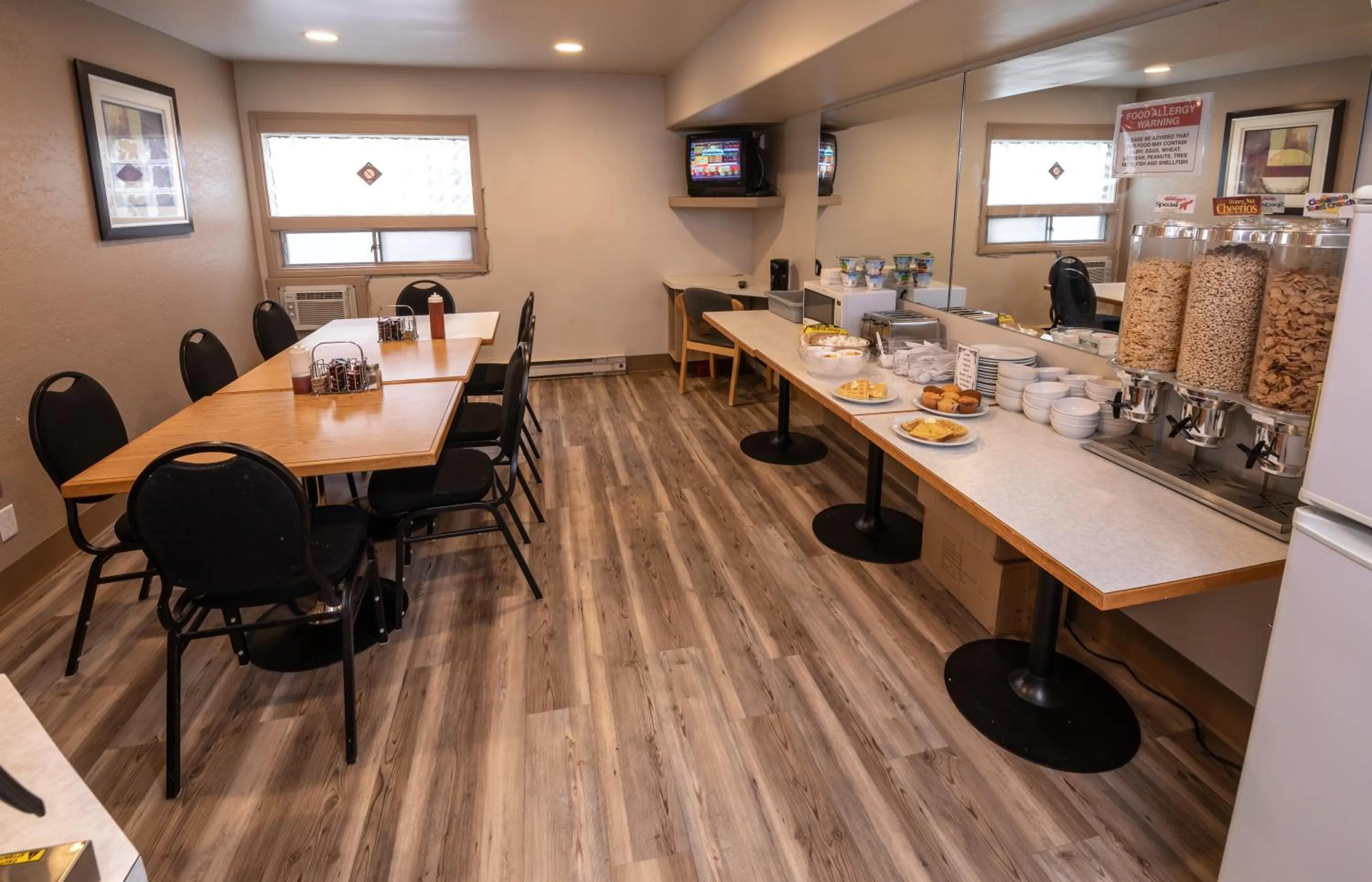 Breakfast in Keystone Motor Inn