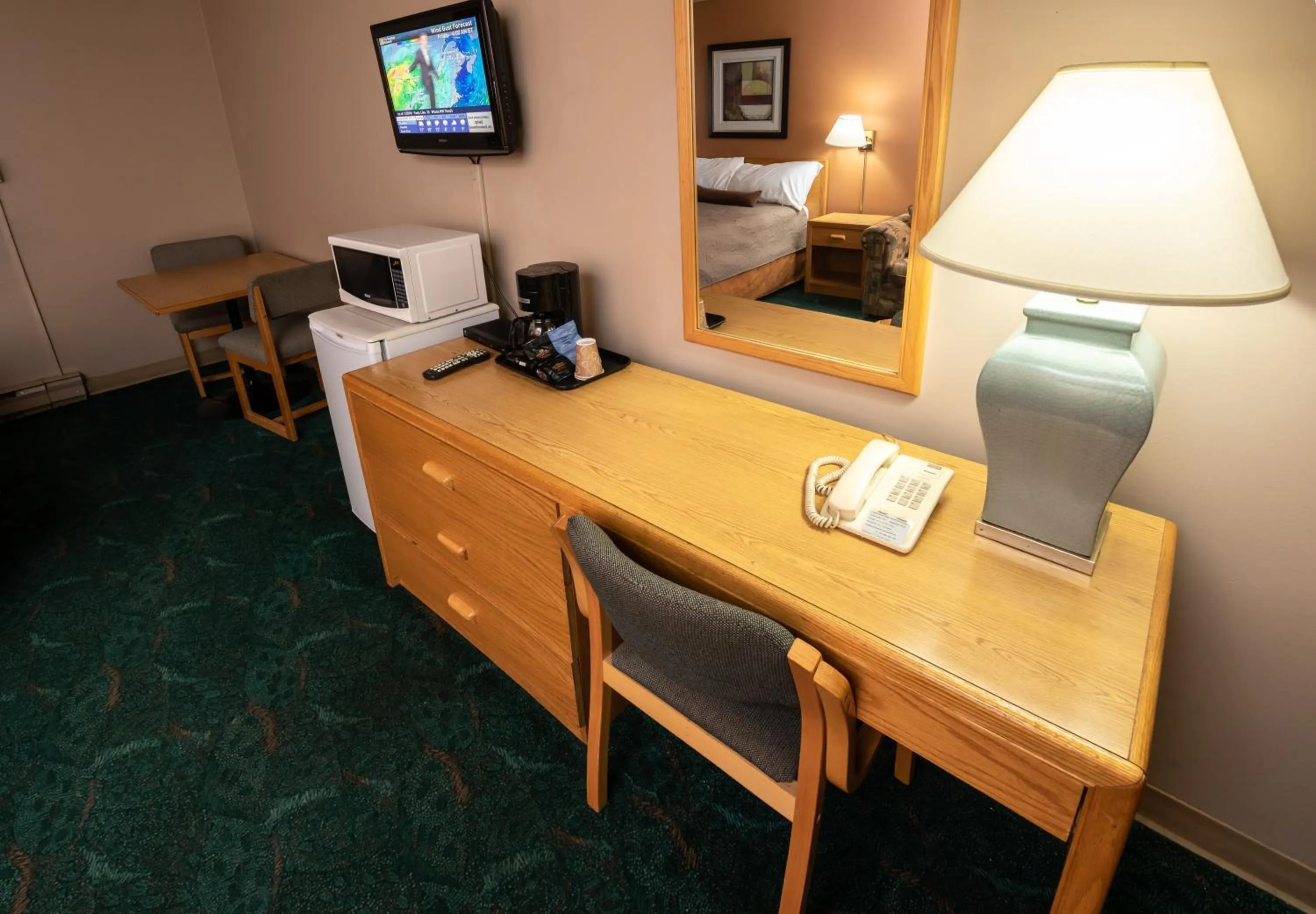 TV and multimedia in Keystone Motor Inn